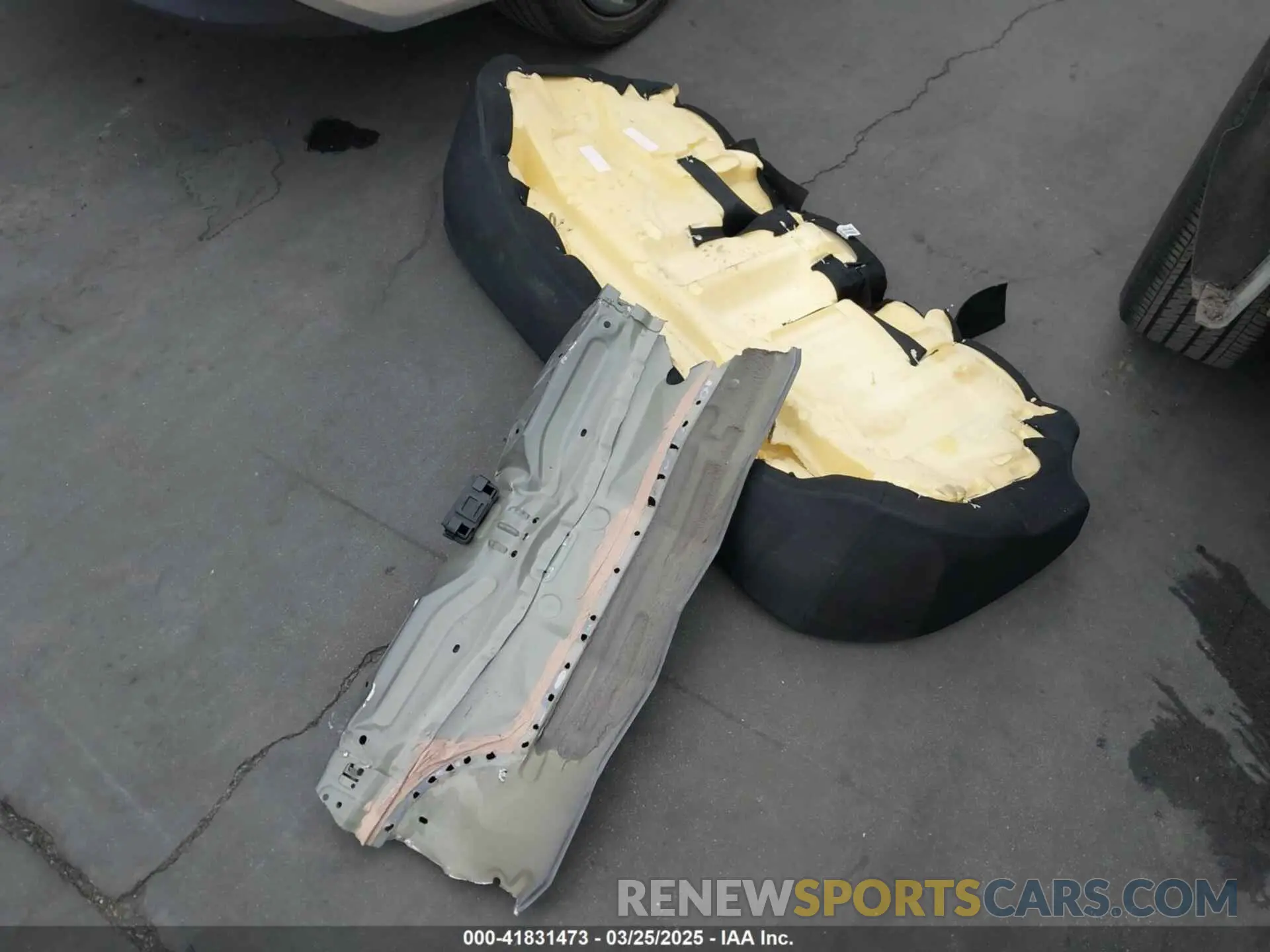 18 Photograph of a damaged car 3N1CP5CV8LL565765 NISSAN KICKS 2020