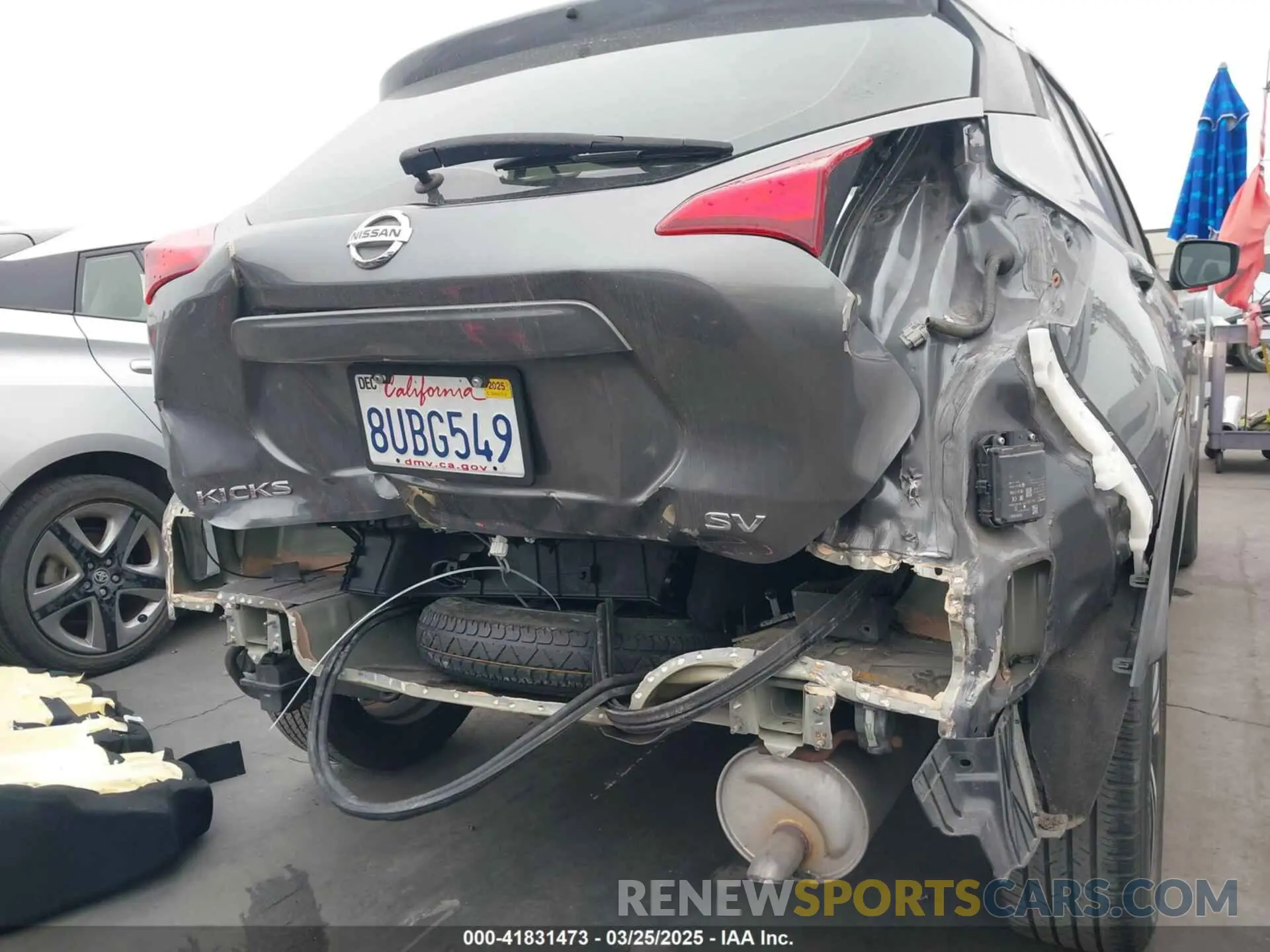 6 Photograph of a damaged car 3N1CP5CV8LL565765 NISSAN KICKS 2020