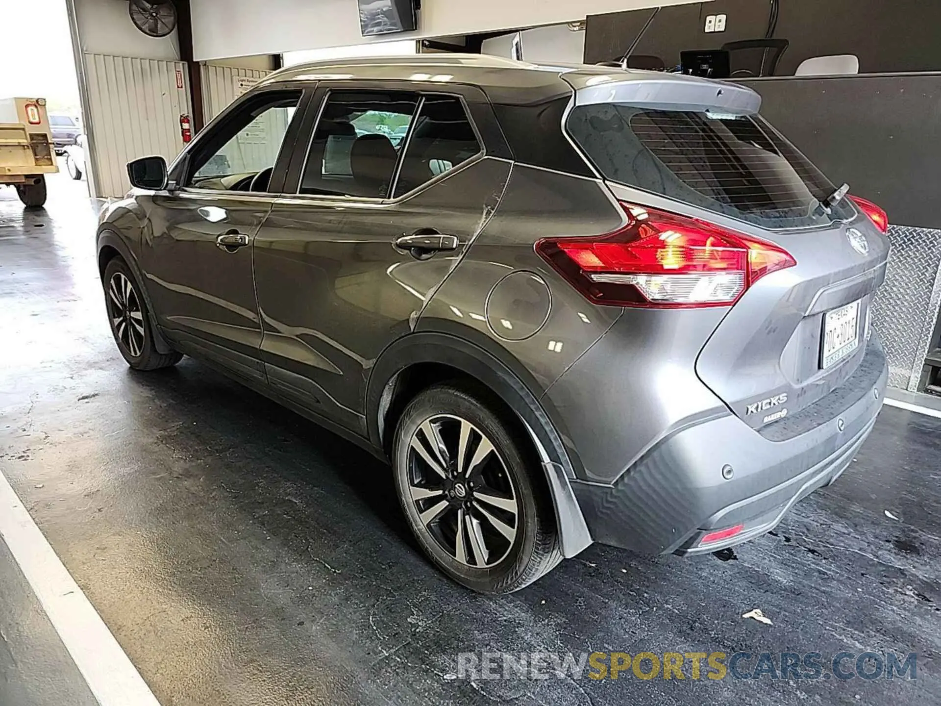 8 Фотография поврежденного автомобиля 3N1CP5CV8LL567497 NISSAN KICKS 2020