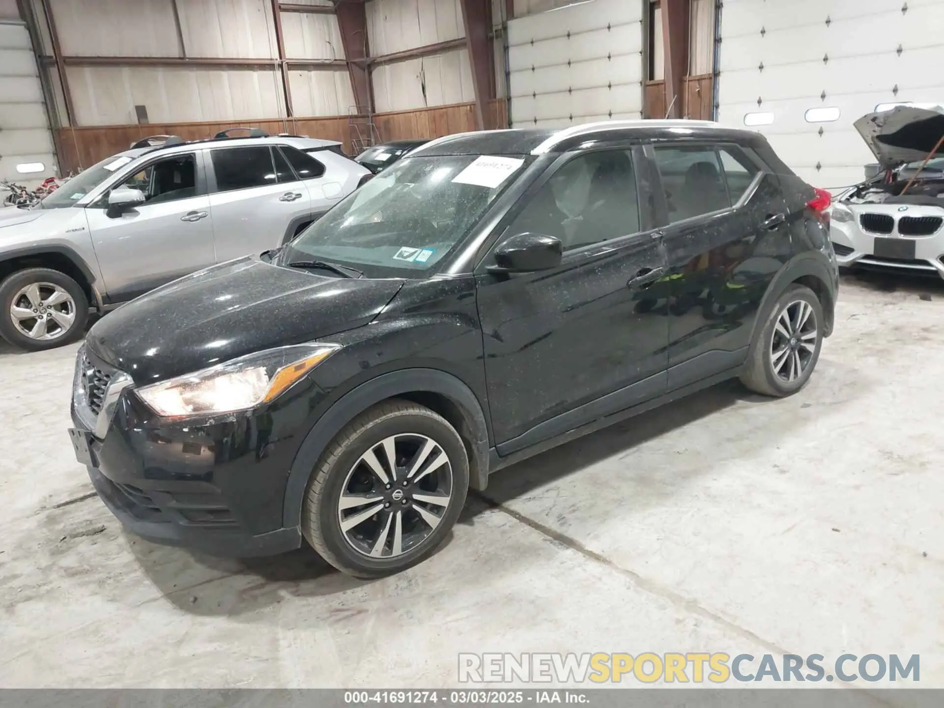 2 Photograph of a damaged car 3N1CP5CVXLL556968 NISSAN KICKS 2020