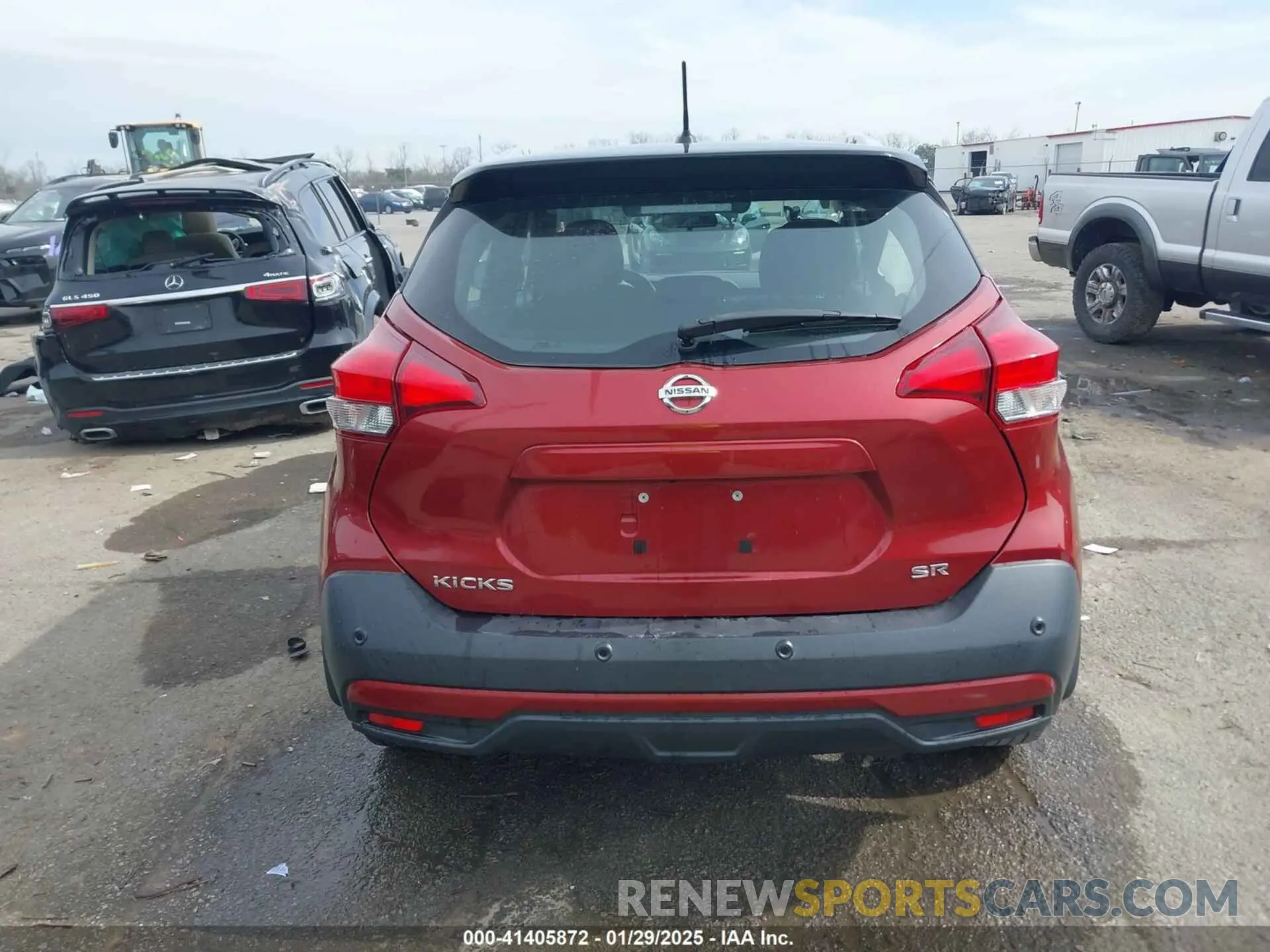 16 Photograph of a damaged car 3N1CP5DV0LL520303 NISSAN KICKS 2020