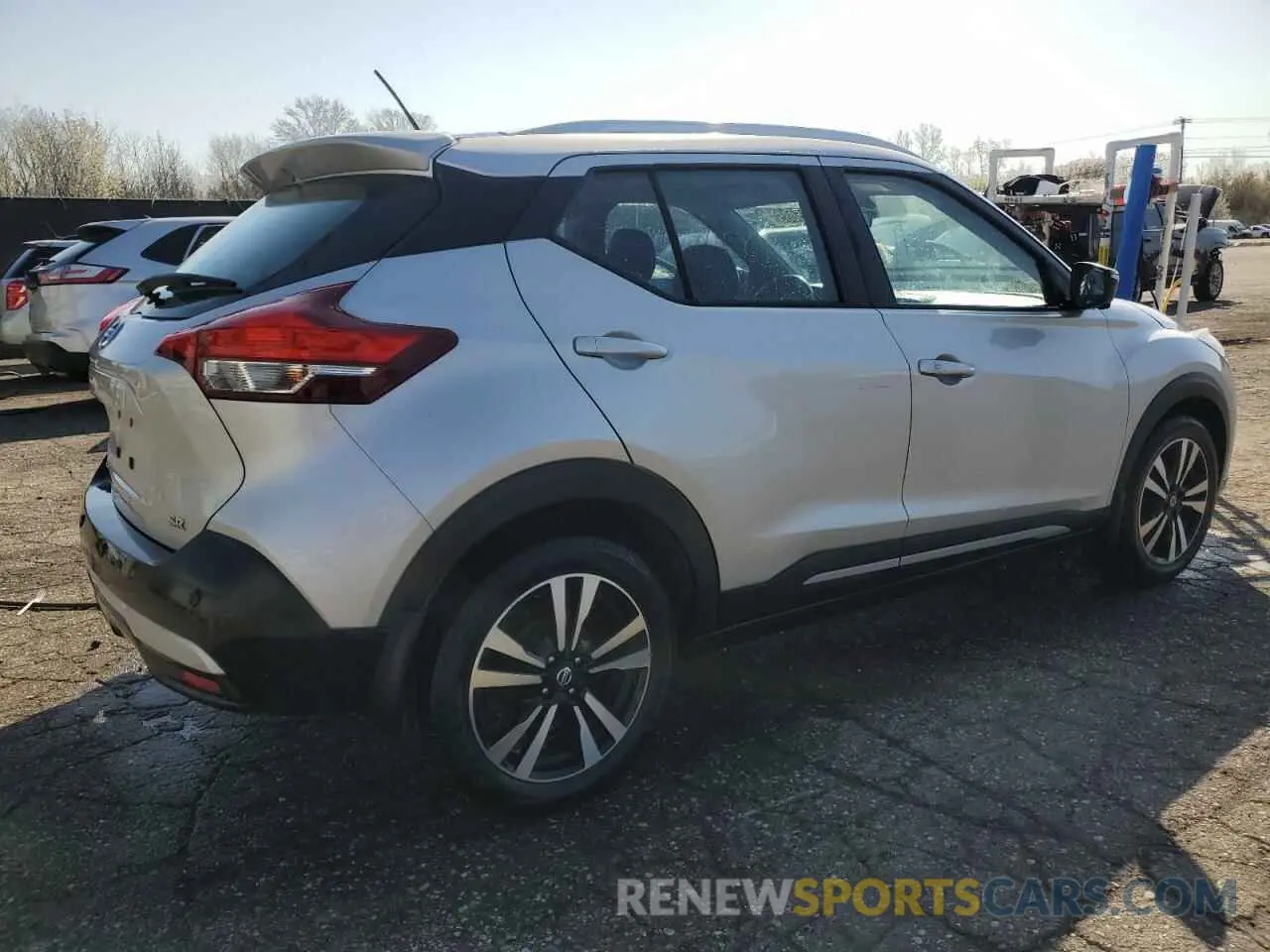3 Photograph of a damaged car 3N1CP5DV0LL527445 NISSAN KICKS 2020