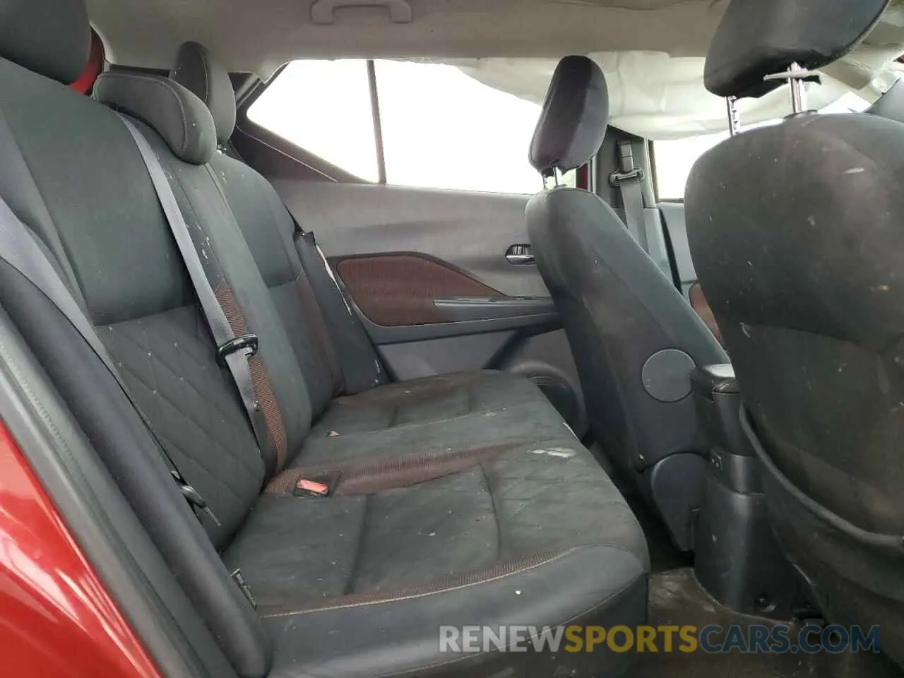11 Photograph of a damaged car 3N1CP5DV0LL556458 NISSAN KICKS 2020