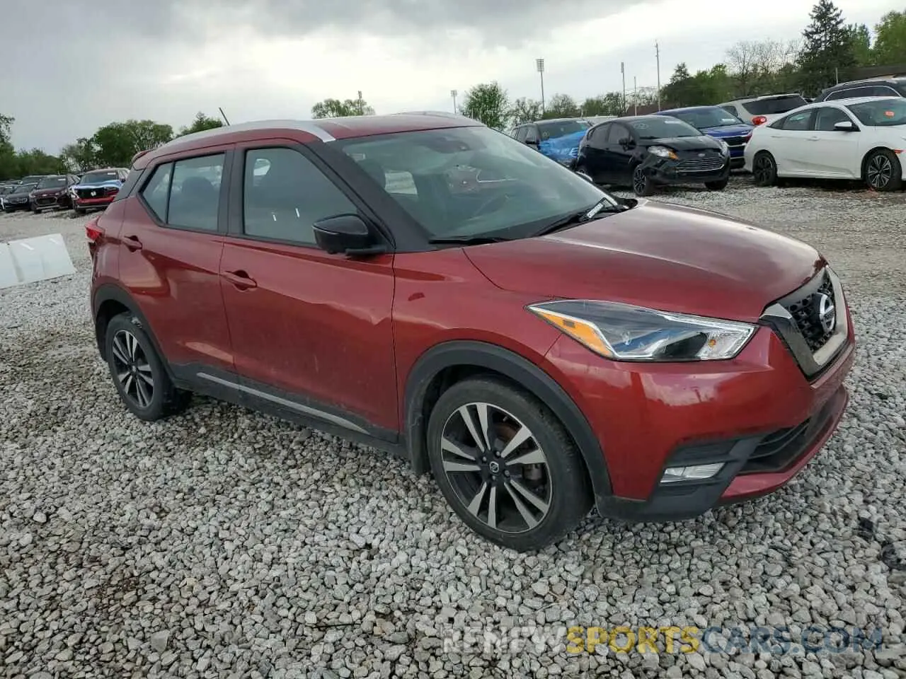 4 Photograph of a damaged car 3N1CP5DV0LL556458 NISSAN KICKS 2020