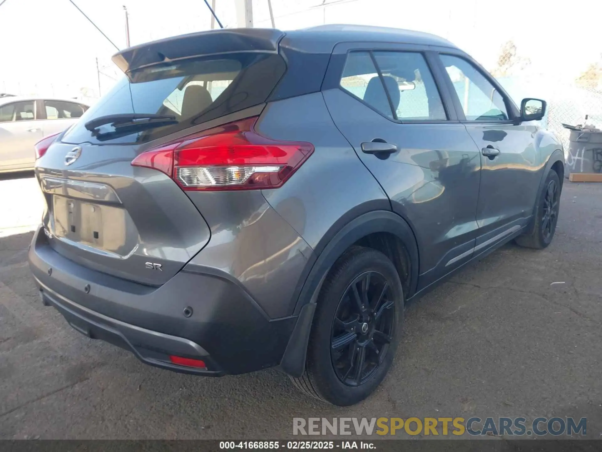 4 Photograph of a damaged car 3N1CP5DV0LL558131 NISSAN KICKS 2020
