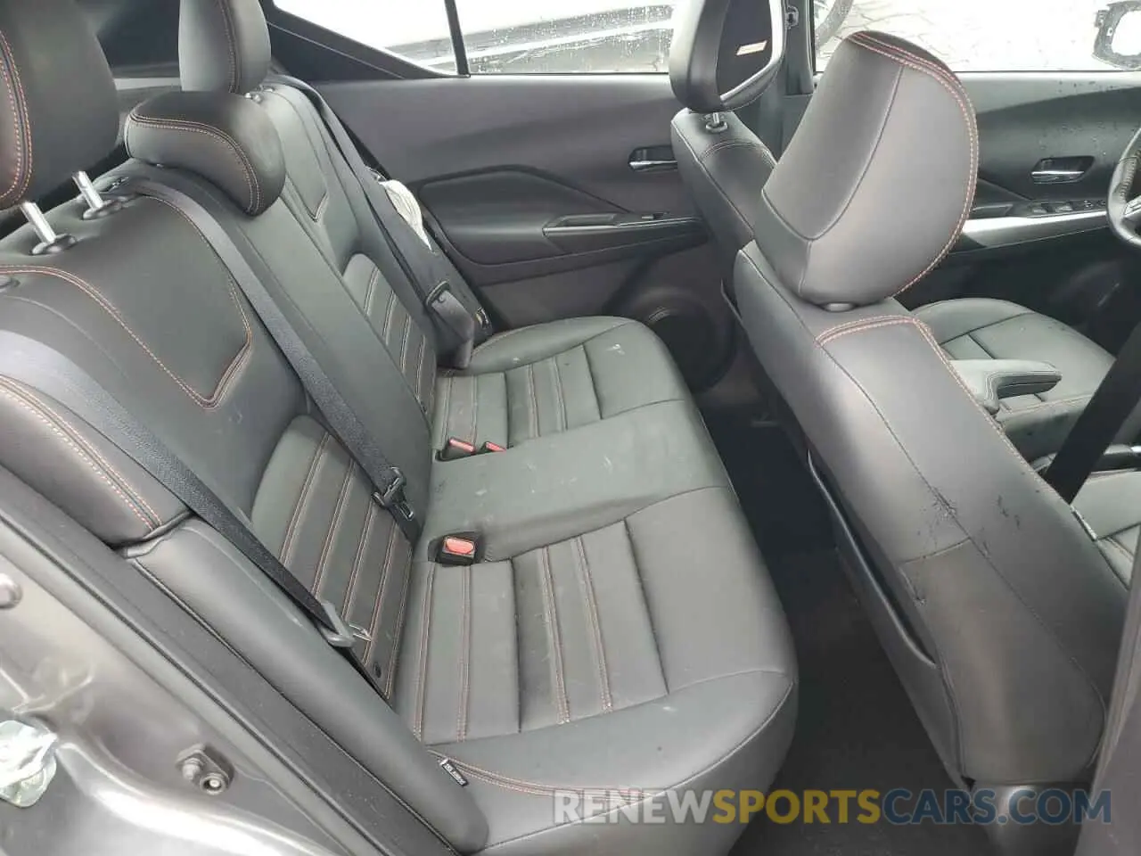 11 Photograph of a damaged car 3N1CP5DV1LL533738 NISSAN KICKS 2020