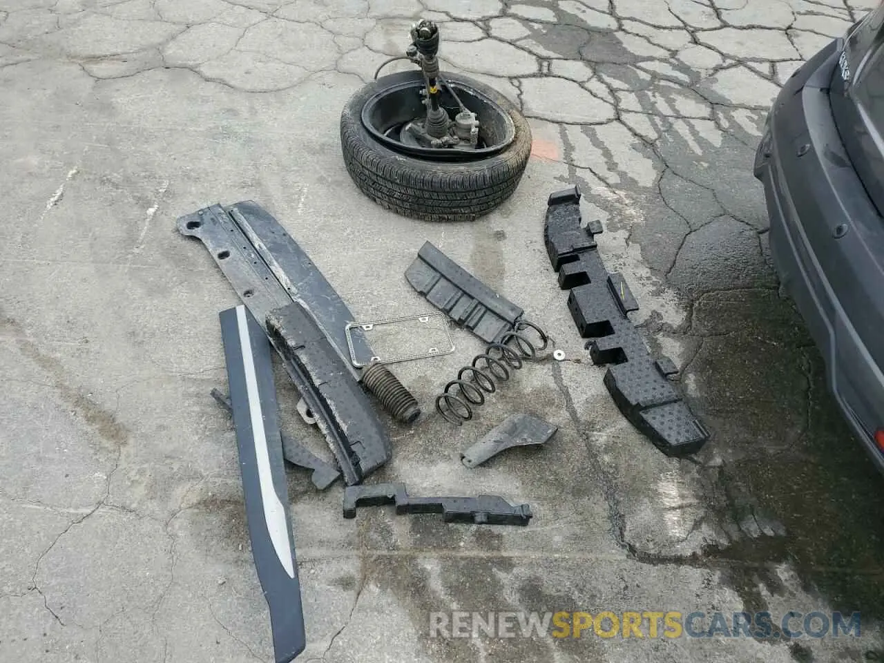 13 Photograph of a damaged car 3N1CP5DV1LL533738 NISSAN KICKS 2020