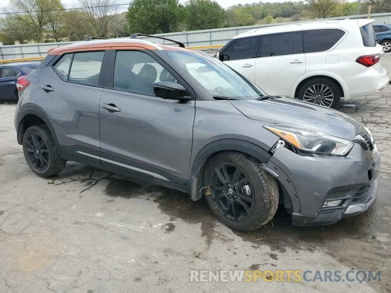 4 Photograph of a damaged car 3N1CP5DV1LL533738 NISSAN KICKS 2020