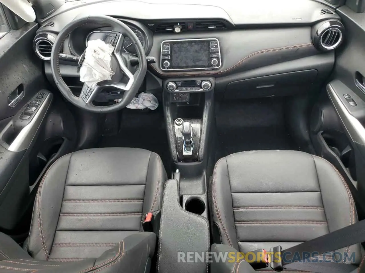 8 Photograph of a damaged car 3N1CP5DV1LL533738 NISSAN KICKS 2020