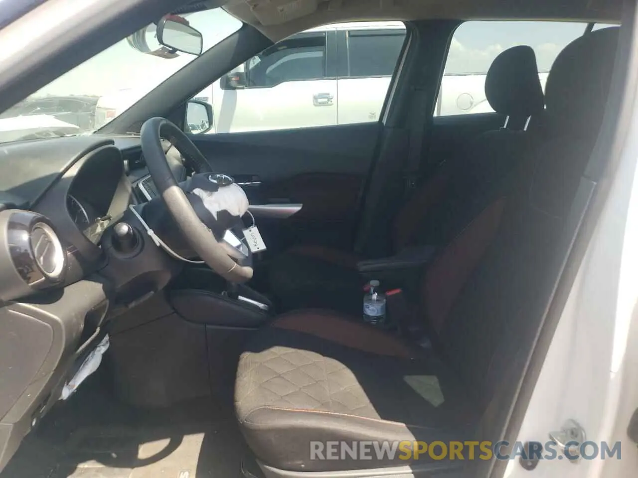 7 Photograph of a damaged car 3N1CP5DV1LL555142 NISSAN KICKS 2020