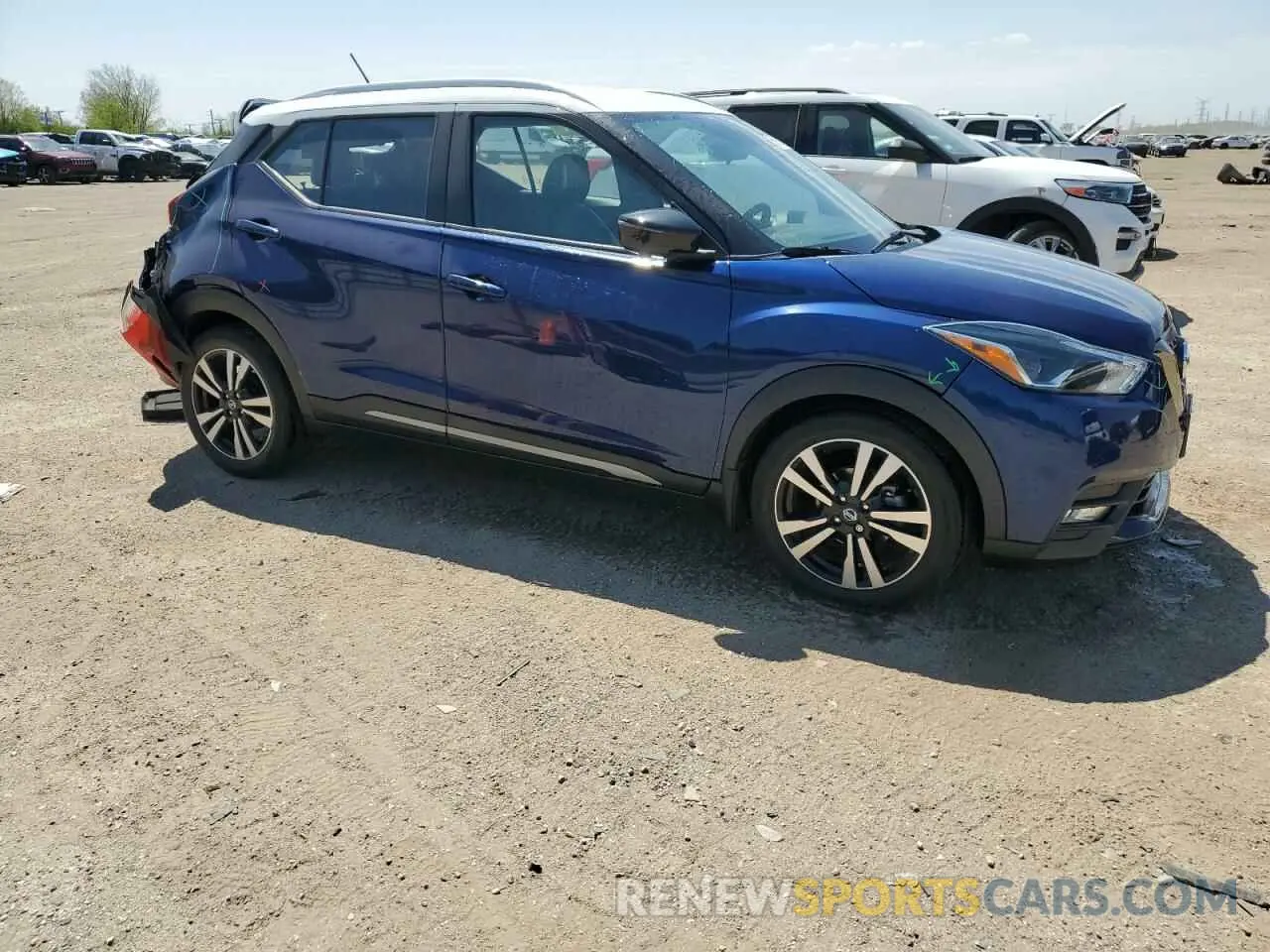 4 Photograph of a damaged car 3N1CP5DV2LL483755 NISSAN KICKS 2020