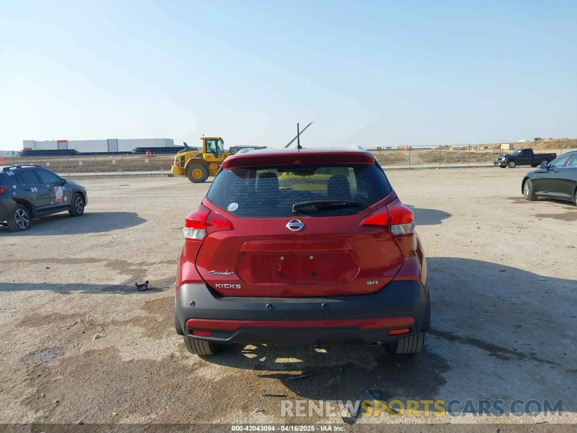 17 Photograph of a damaged car 3N1CP5DV3LL516536 NISSAN KICKS 2020