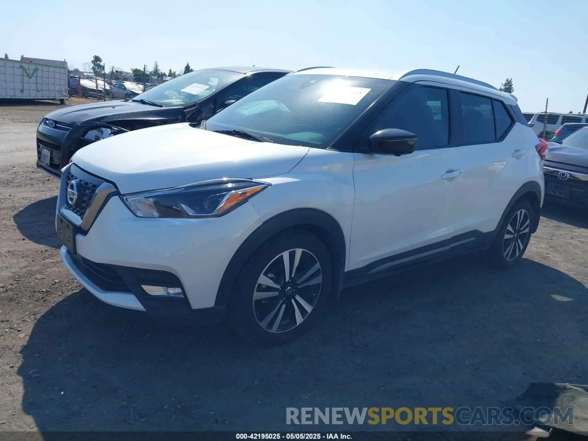 14 Photograph of a damaged car 3N1CP5DV4LL485202 NISSAN KICKS 2020
