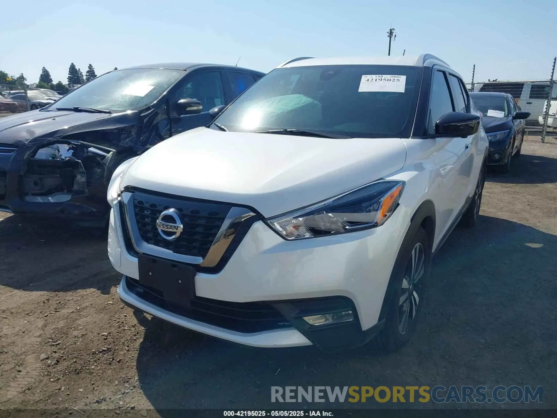 2 Photograph of a damaged car 3N1CP5DV4LL485202 NISSAN KICKS 2020