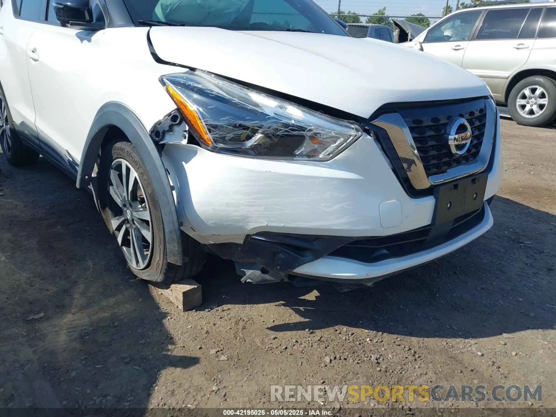 6 Photograph of a damaged car 3N1CP5DV4LL485202 NISSAN KICKS 2020