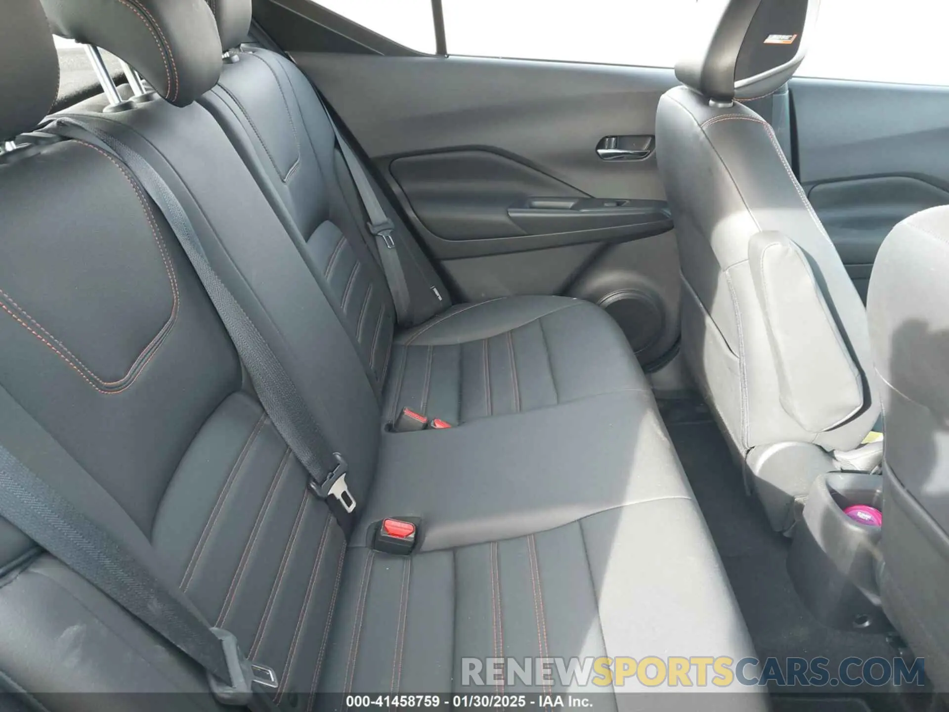 8 Photograph of a damaged car 3N1CP5DV4LL529053 NISSAN KICKS 2020