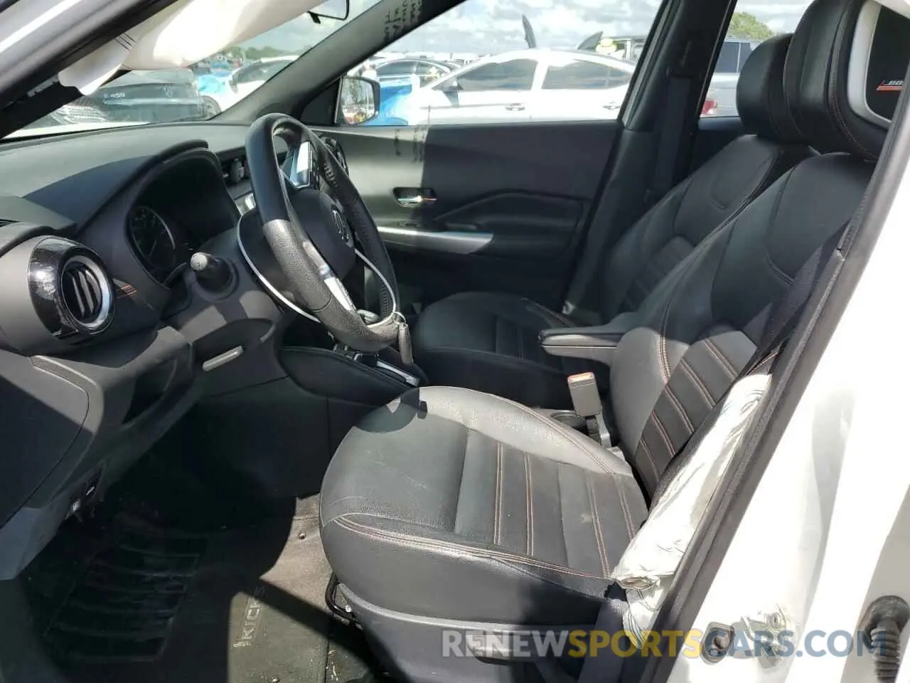 7 Photograph of a damaged car 3N1CP5DV4LL540229 NISSAN KICKS 2020