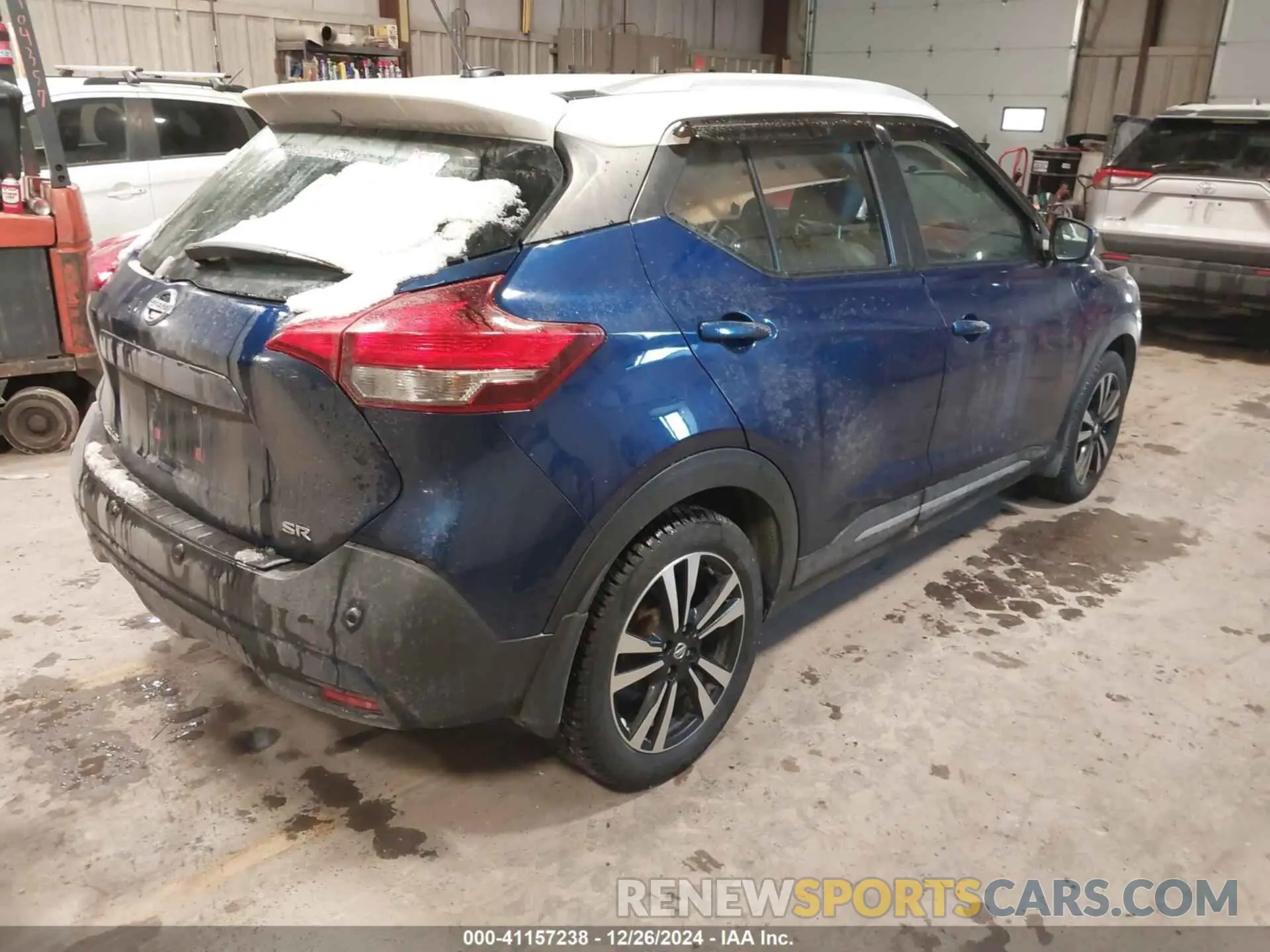 4 Photograph of a damaged car 3N1CP5DV4LL559329 NISSAN KICKS 2020