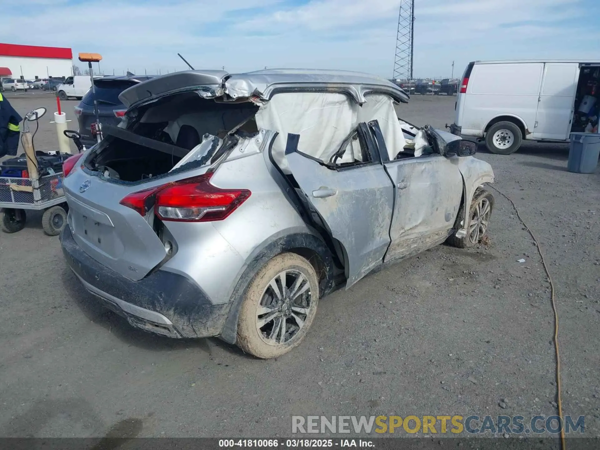 4 Фотография поврежденного автомобиля 3N1CP5DV5LL486682 NISSAN KICKS 2020