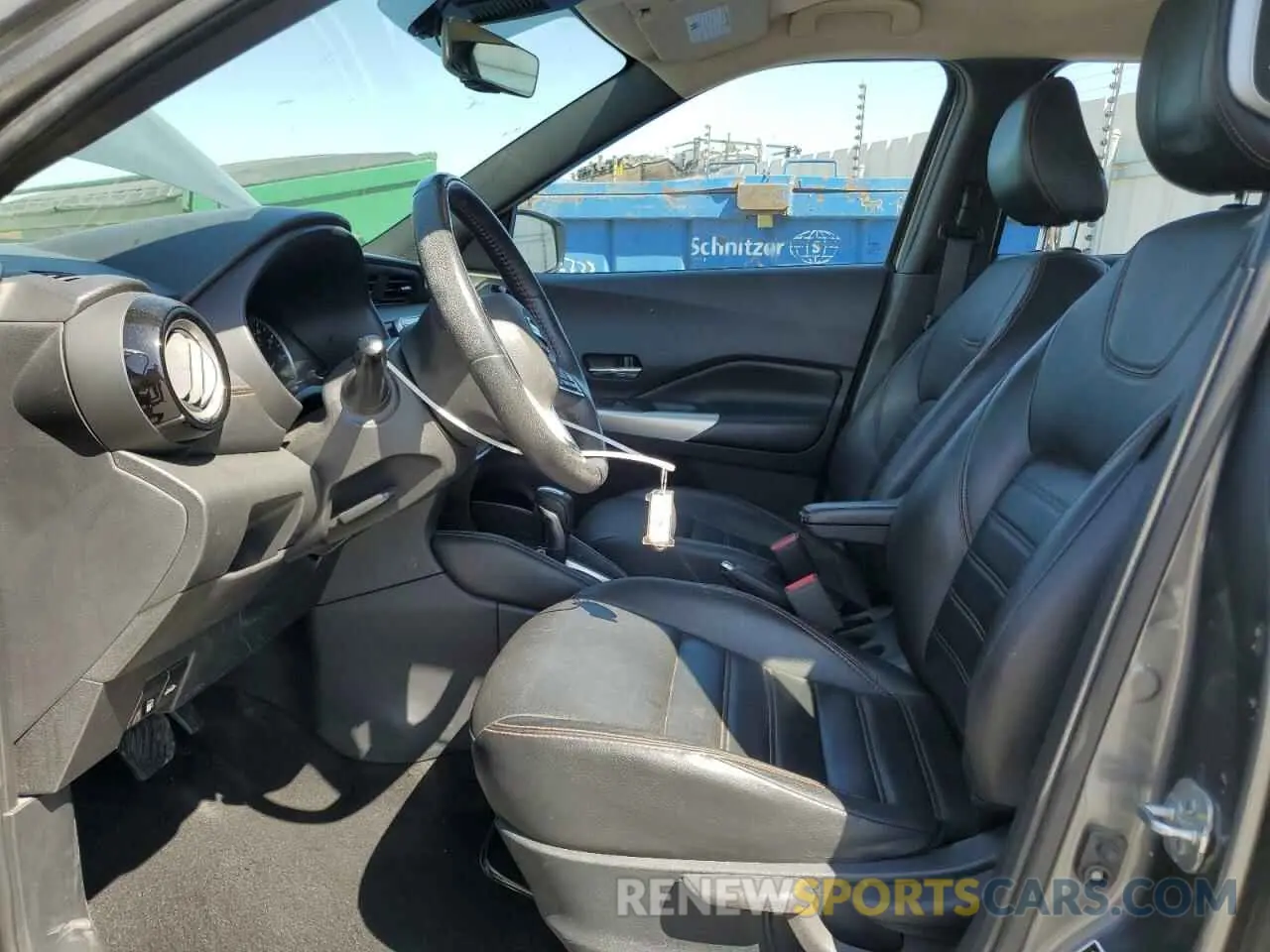7 Photograph of a damaged car 3N1CP5DV5LL502492 NISSAN KICKS 2020