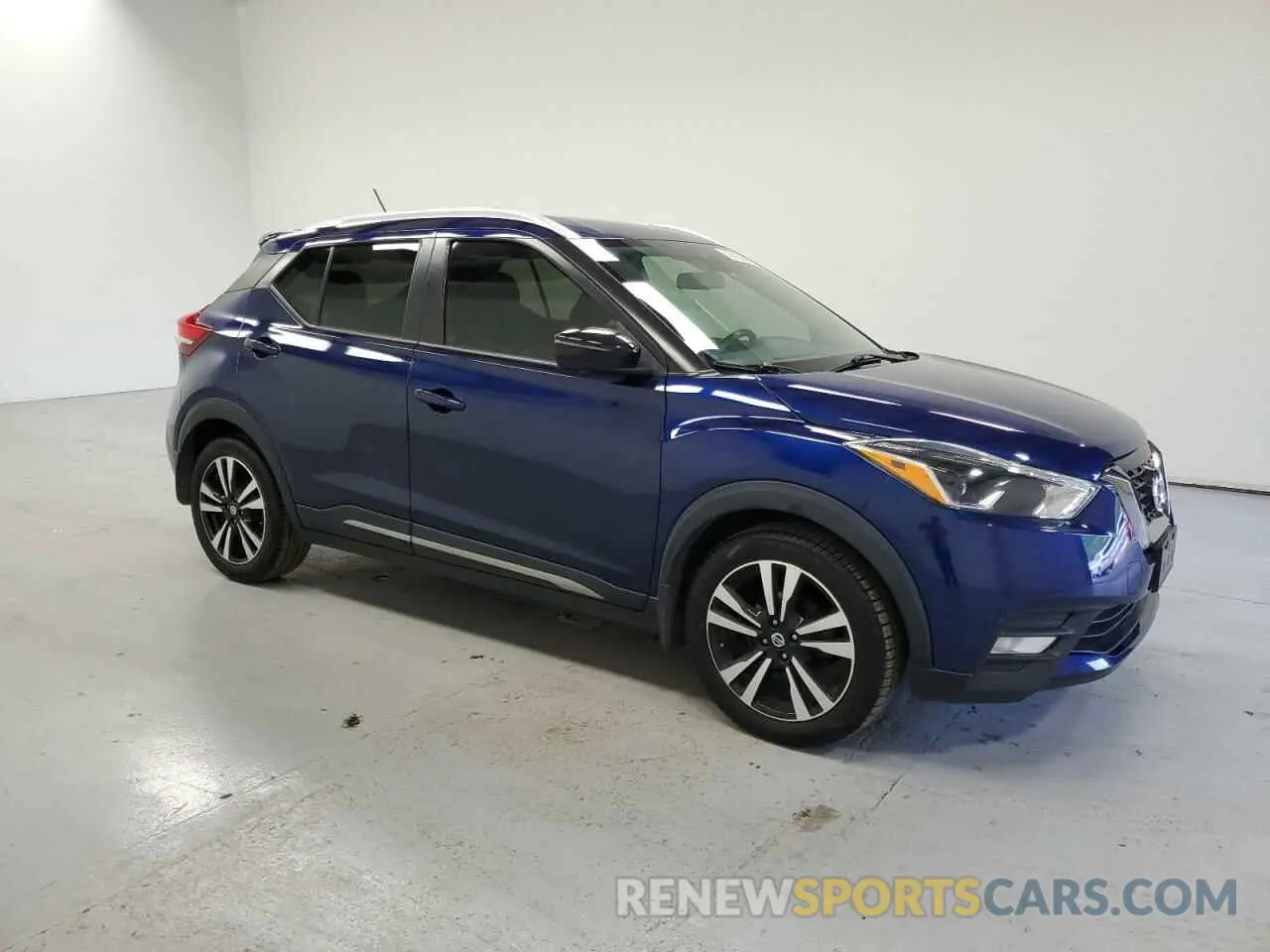 4 Photograph of a damaged car 3N1CP5DV6LL535680 NISSAN KICKS 2020