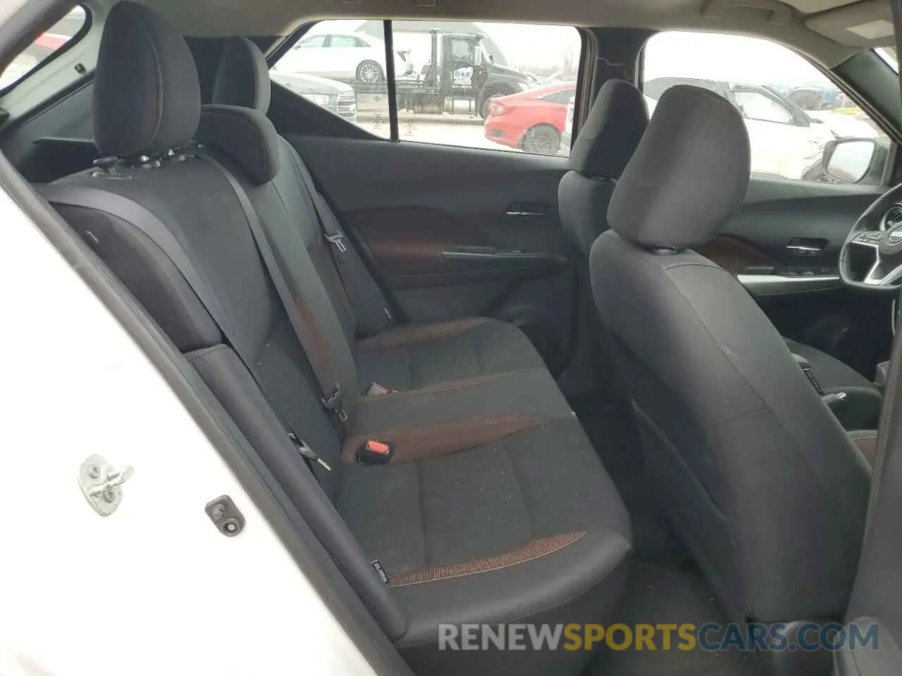 11 Photograph of a damaged car 3N1CP5DV7LL518502 NISSAN KICKS 2020