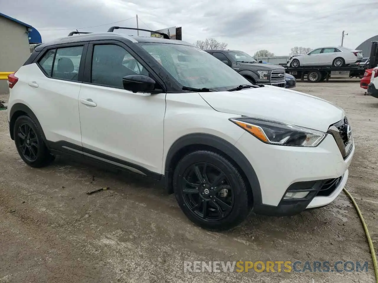 4 Photograph of a damaged car 3N1CP5DV7LL518502 NISSAN KICKS 2020