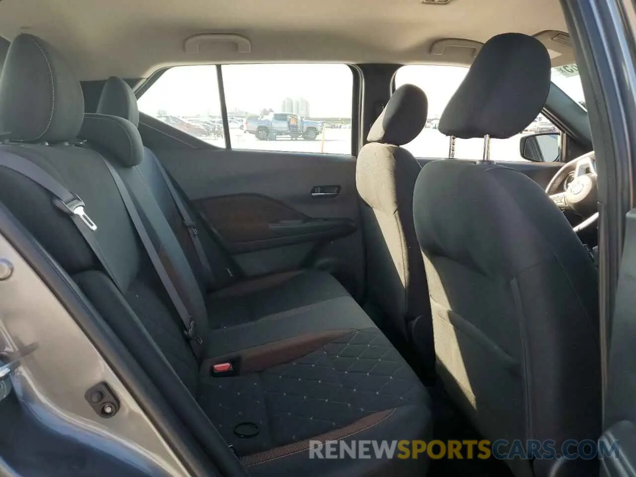 11 Photograph of a damaged car 3N1CP5DV7LL519066 NISSAN KICKS 2020