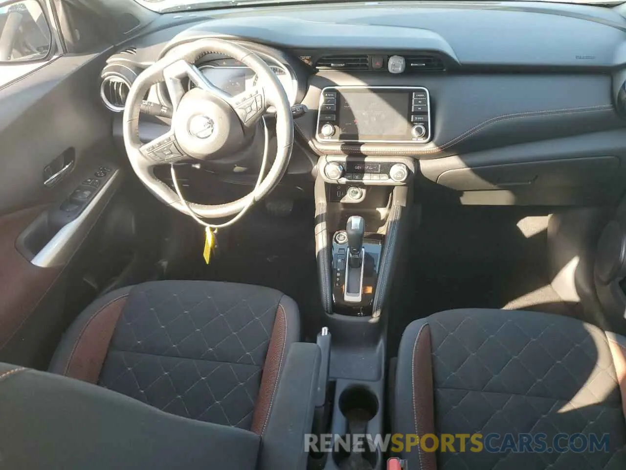 8 Photograph of a damaged car 3N1CP5DV7LL519066 NISSAN KICKS 2020
