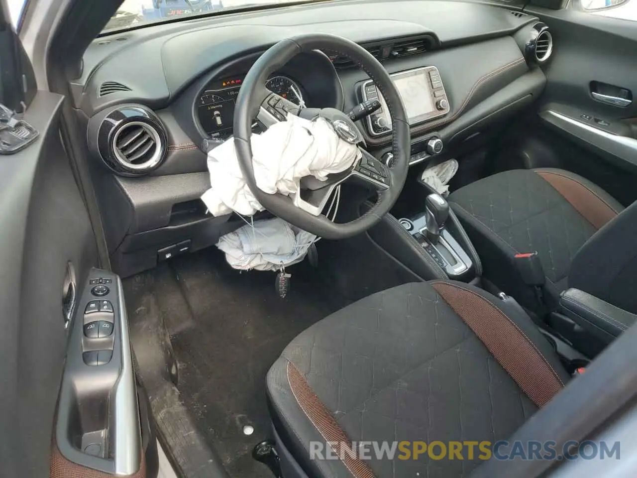 8 Photograph of a damaged car 3N1CP5DV8LL524230 NISSAN KICKS 2020