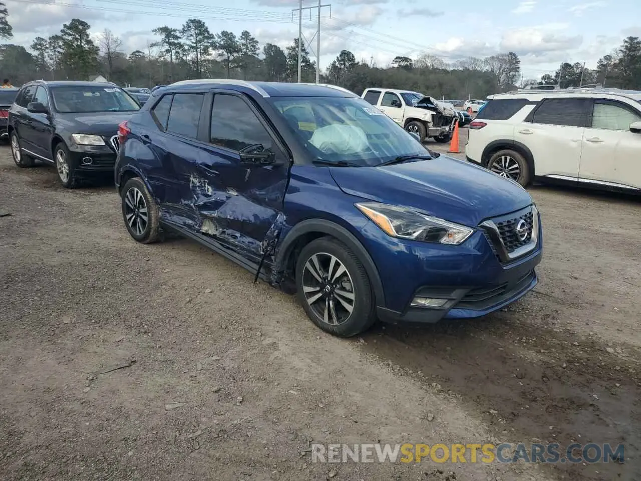 4 Photograph of a damaged car 3N1CP5DV9LL513236 NISSAN KICKS 2020