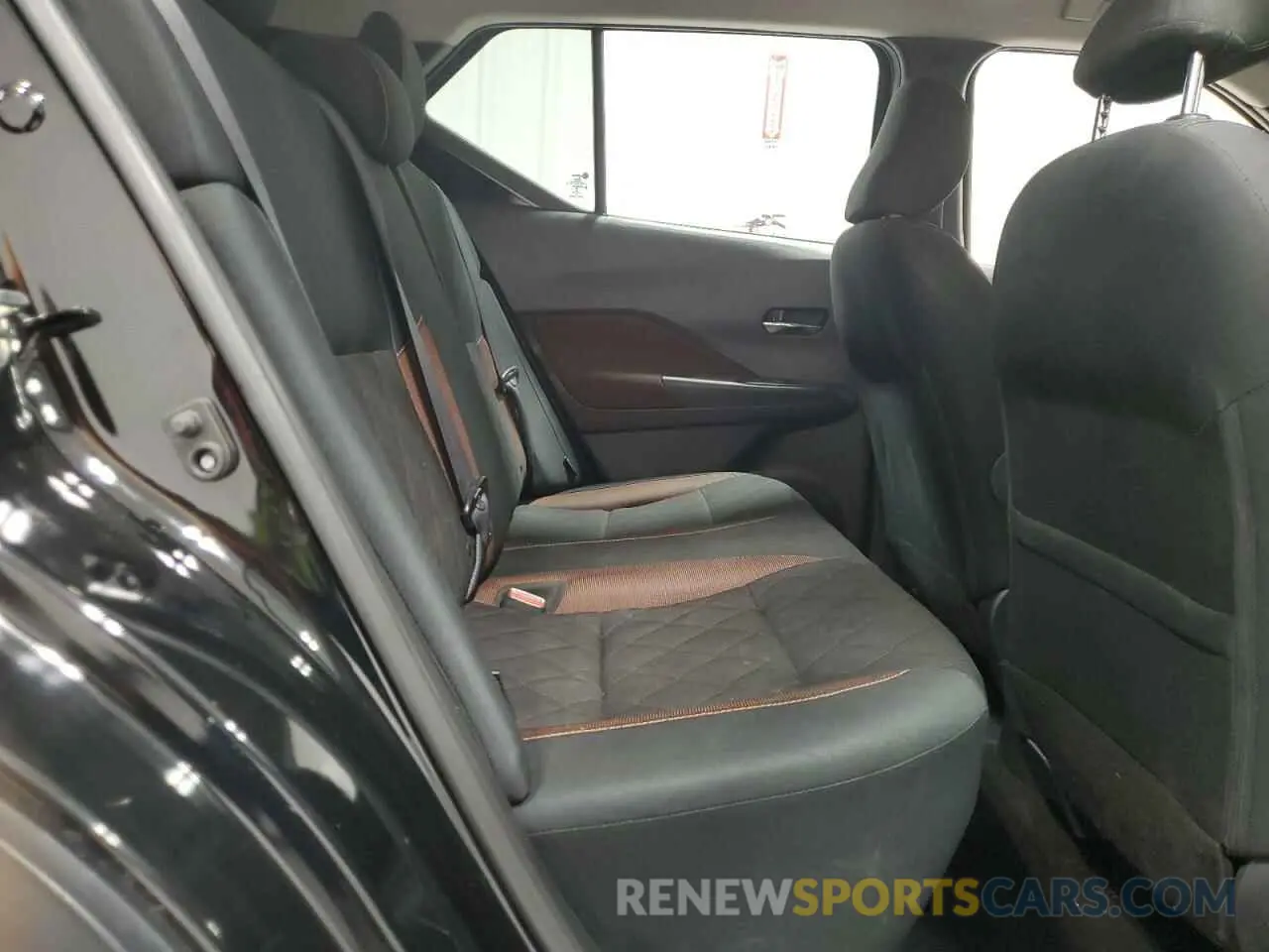 10 Photograph of a damaged car 3N1CP5DV9LL539562 NISSAN KICKS 2020