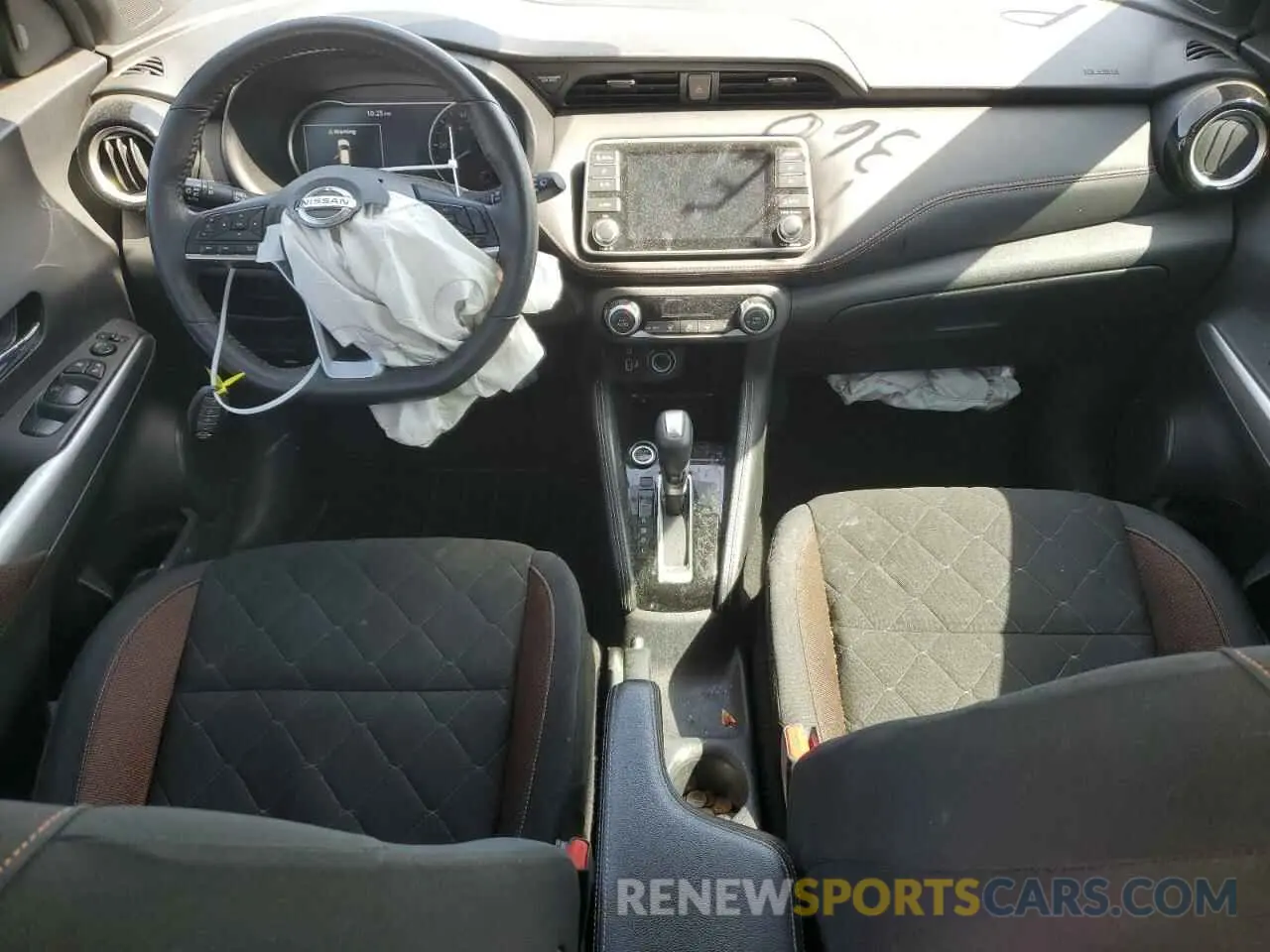8 Photograph of a damaged car 3N1CP5DVXLL477959 NISSAN KICKS 2020