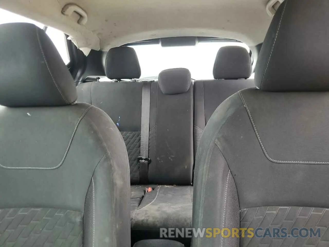 10 Photograph of a damaged car 3N1CP5BV1ML520346 NISSAN KICKS 2021
