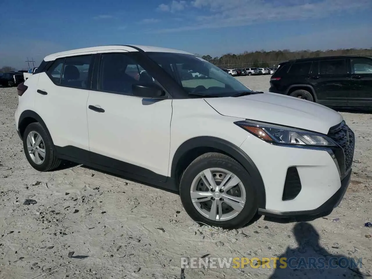 4 Photograph of a damaged car 3N1CP5BV1ML532917 NISSAN KICKS 2021