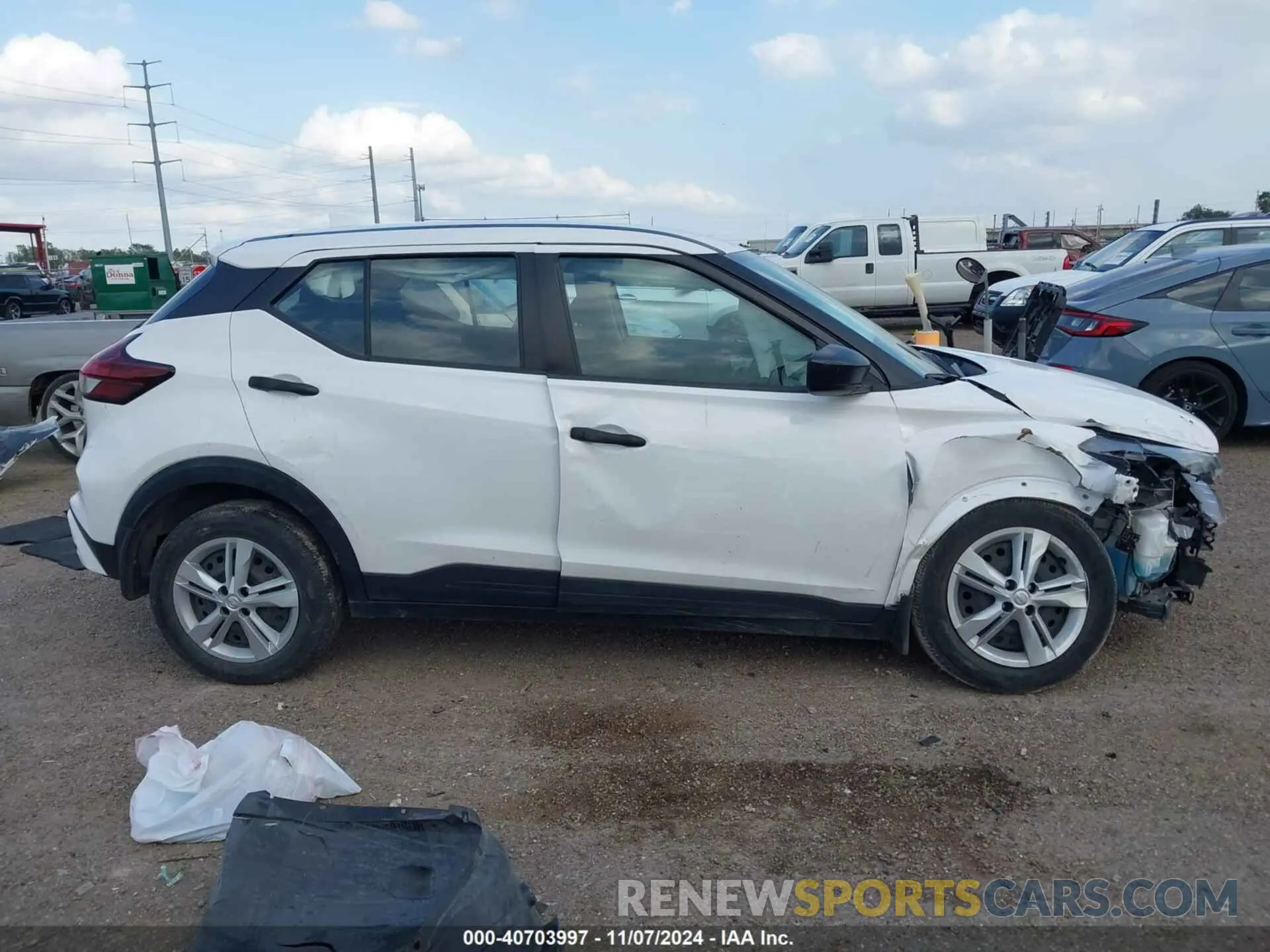 14 Photograph of a damaged car 3N1CP5BV1ML542279 NISSAN KICKS 2021