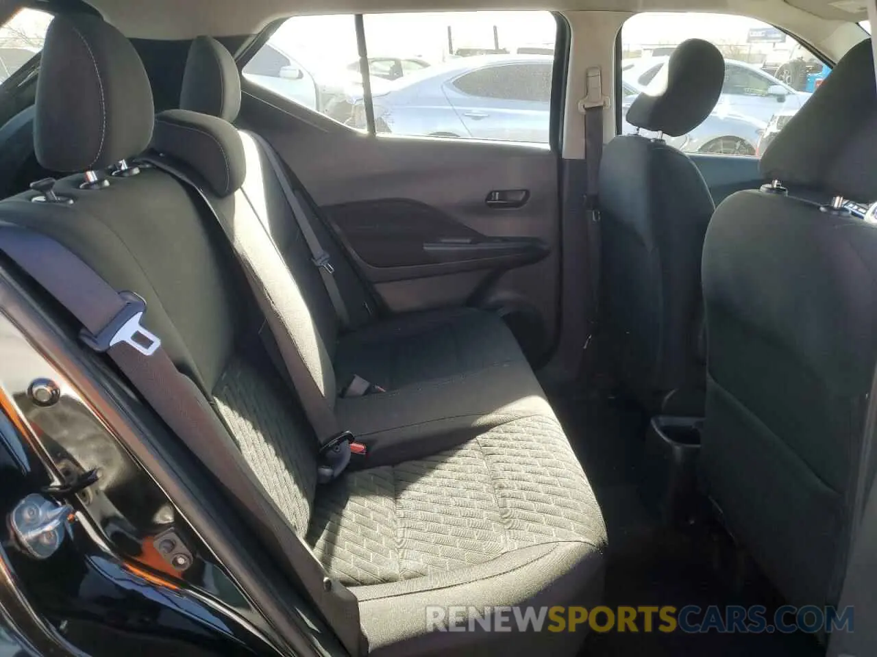 10 Photograph of a damaged car 3N1CP5BV3ML486992 NISSAN KICKS 2021