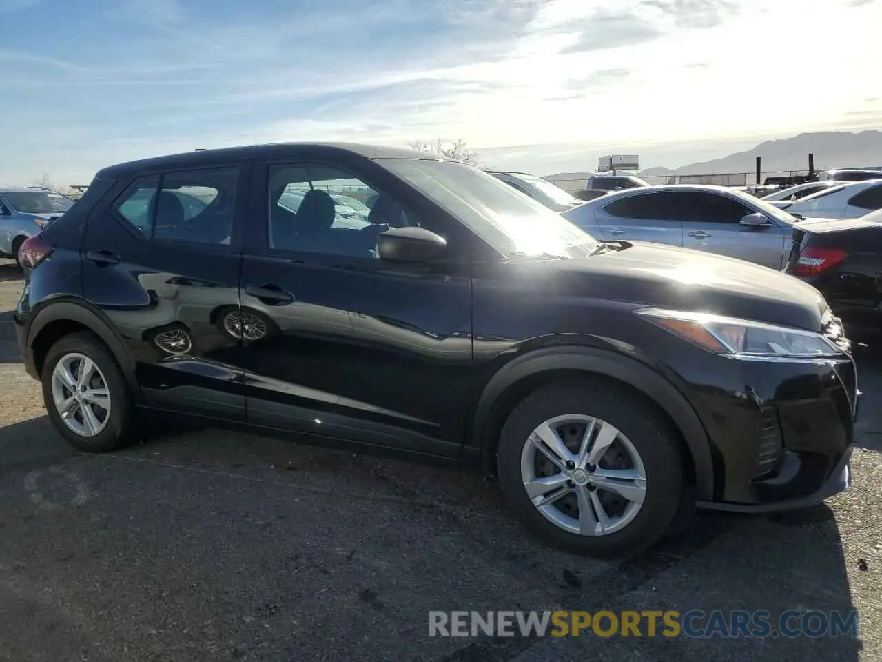 4 Photograph of a damaged car 3N1CP5BV3ML486992 NISSAN KICKS 2021