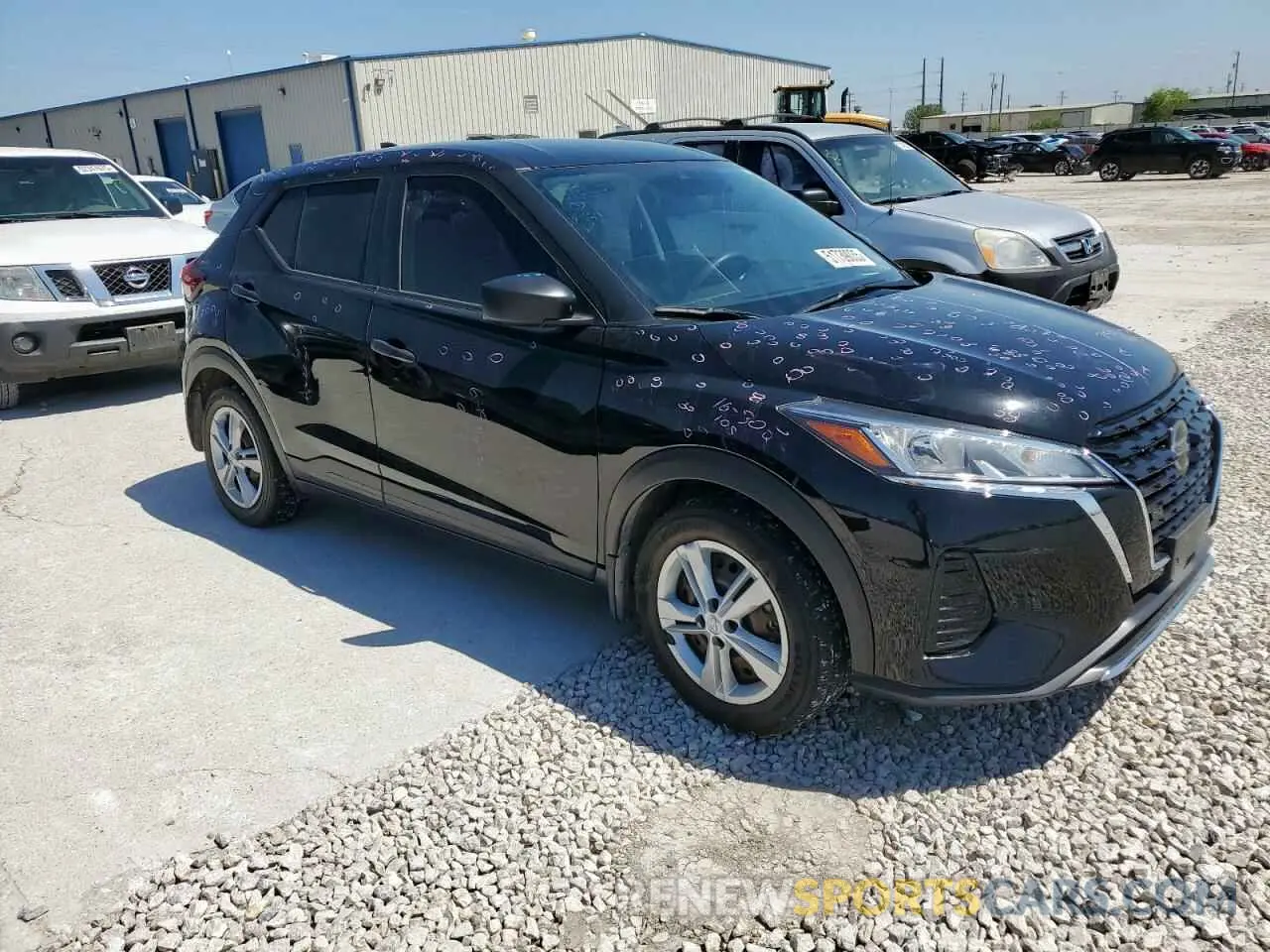 4 Photograph of a damaged car 3N1CP5BV3ML538220 NISSAN KICKS 2021