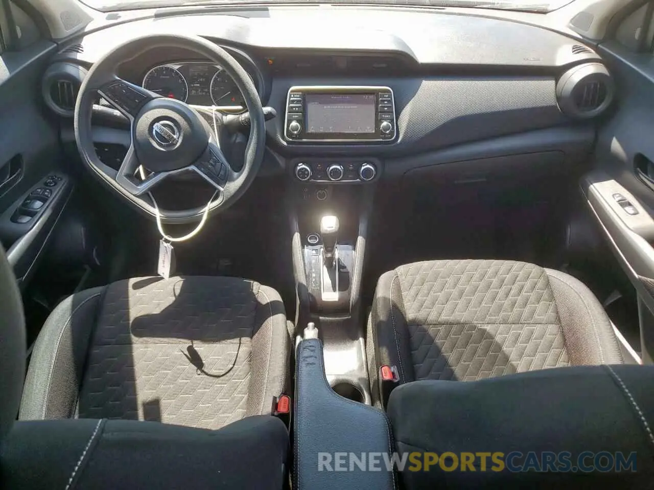 8 Photograph of a damaged car 3N1CP5BV3ML538220 NISSAN KICKS 2021