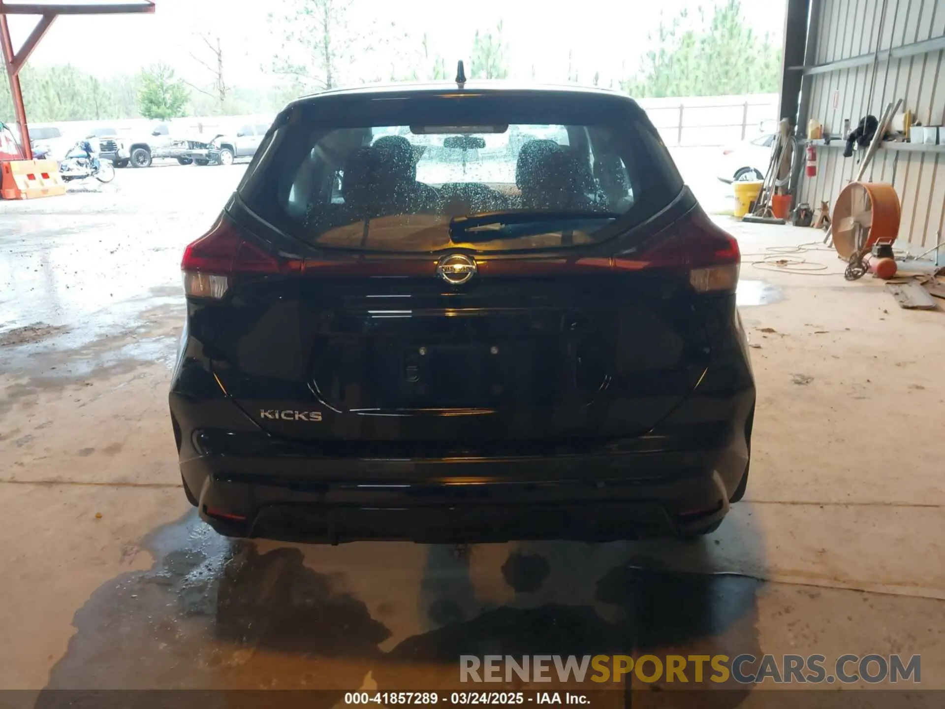 16 Photograph of a damaged car 3N1CP5BV3ML540520 NISSAN KICKS 2021