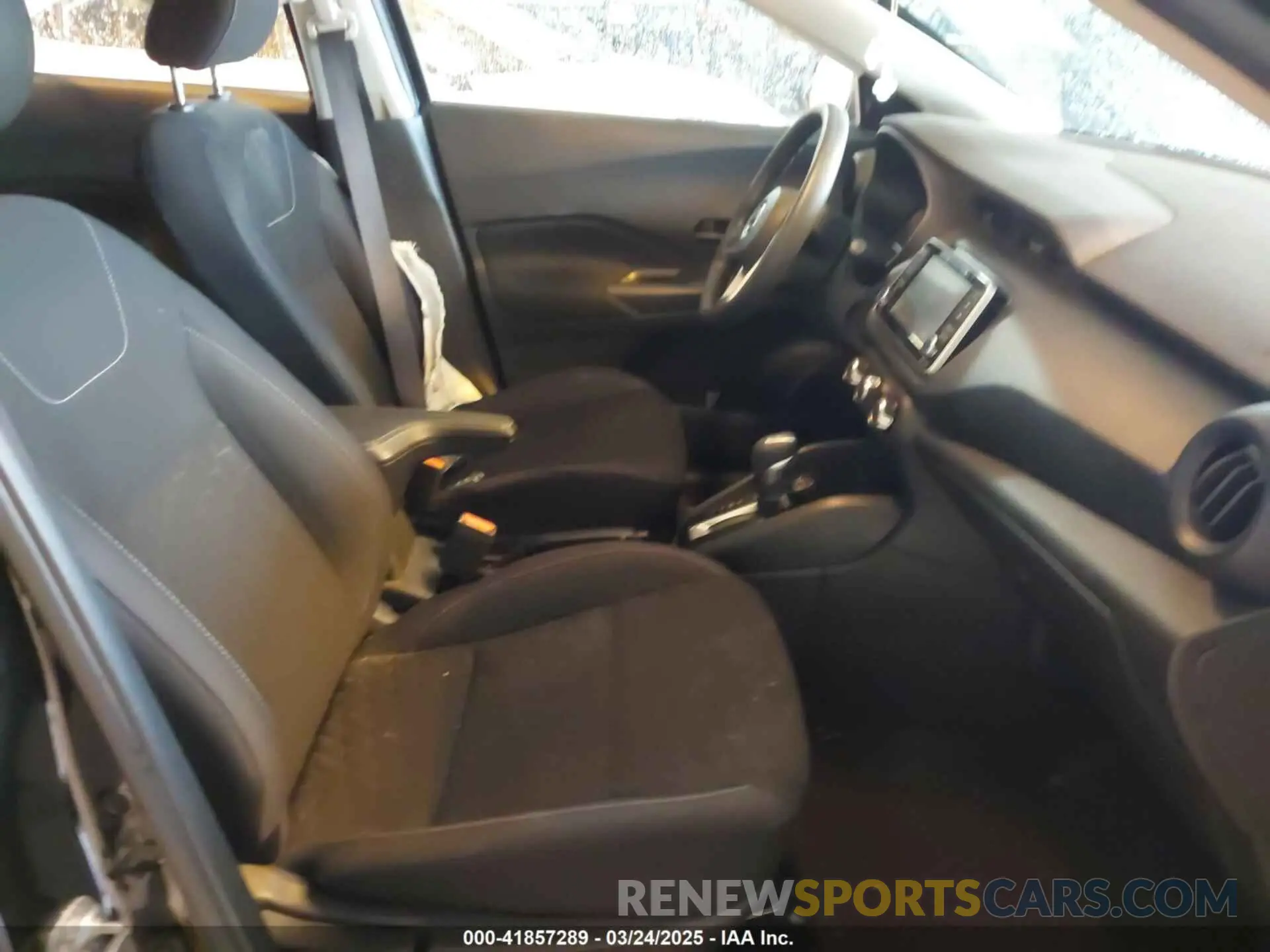 5 Photograph of a damaged car 3N1CP5BV3ML540520 NISSAN KICKS 2021