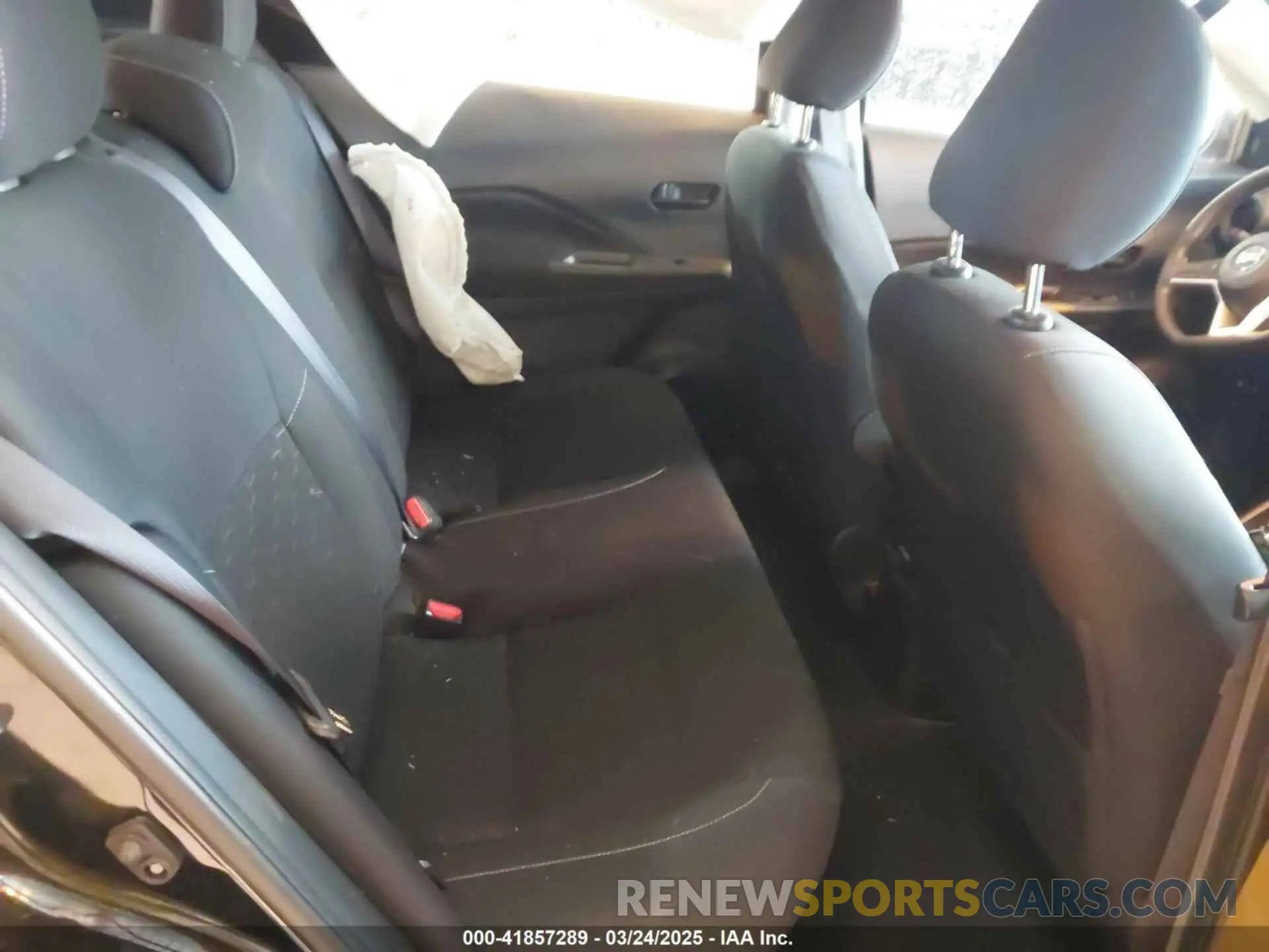 8 Photograph of a damaged car 3N1CP5BV3ML540520 NISSAN KICKS 2021