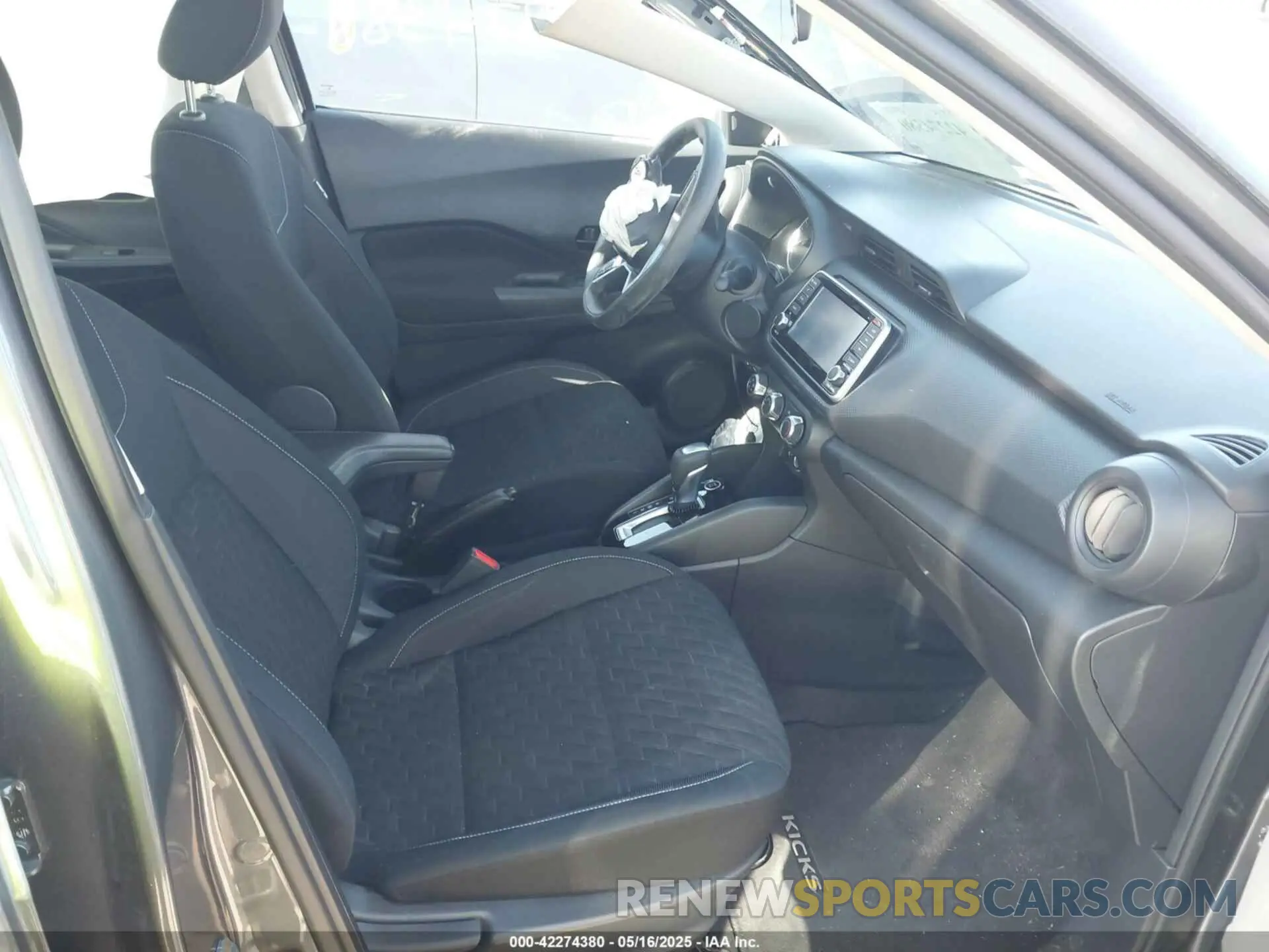 5 Photograph of a damaged car 3N1CP5BV3ML551937 NISSAN KICKS 2021