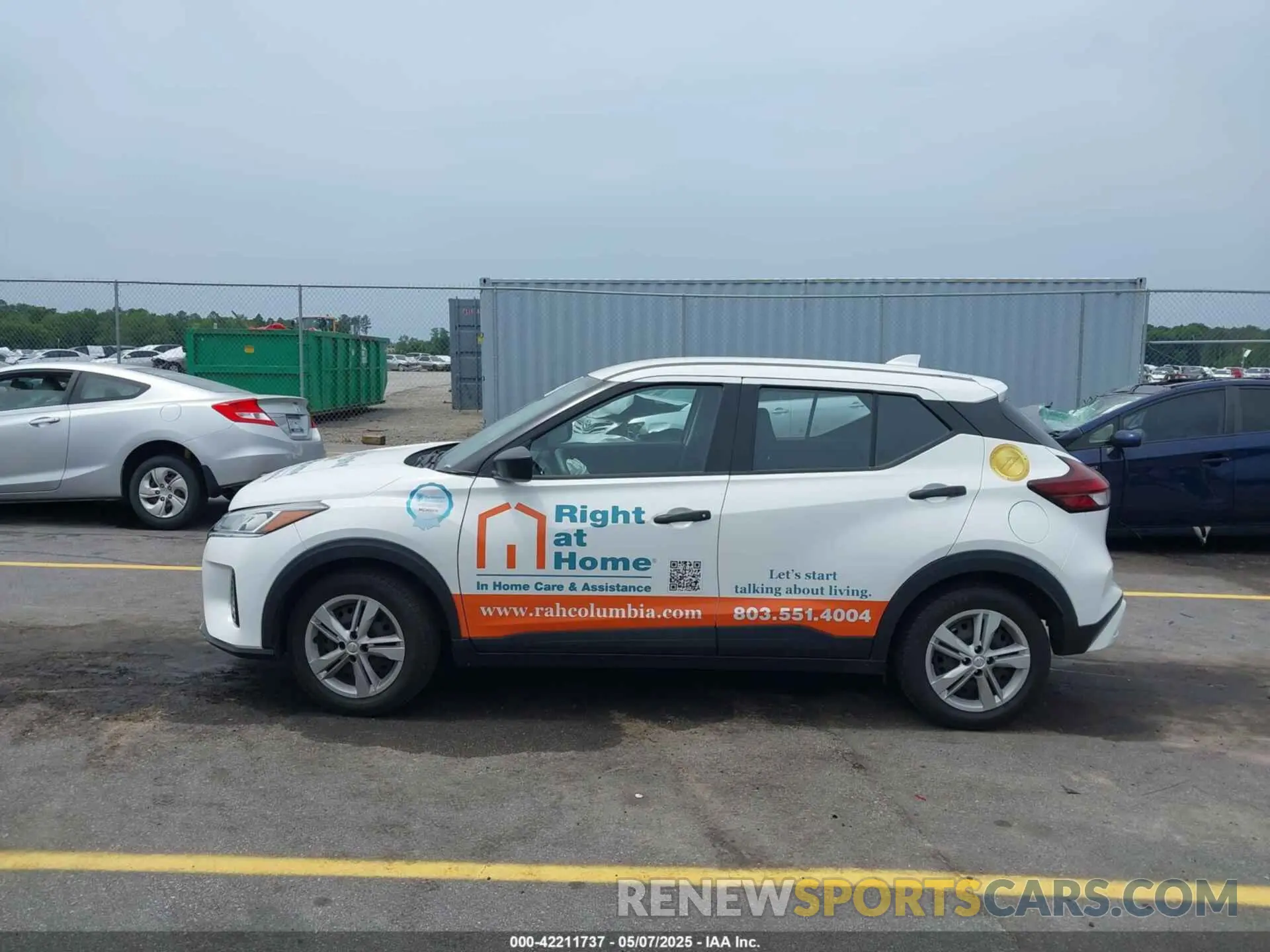 14 Photograph of a damaged car 3N1CP5BV4ML533432 NISSAN KICKS 2021
