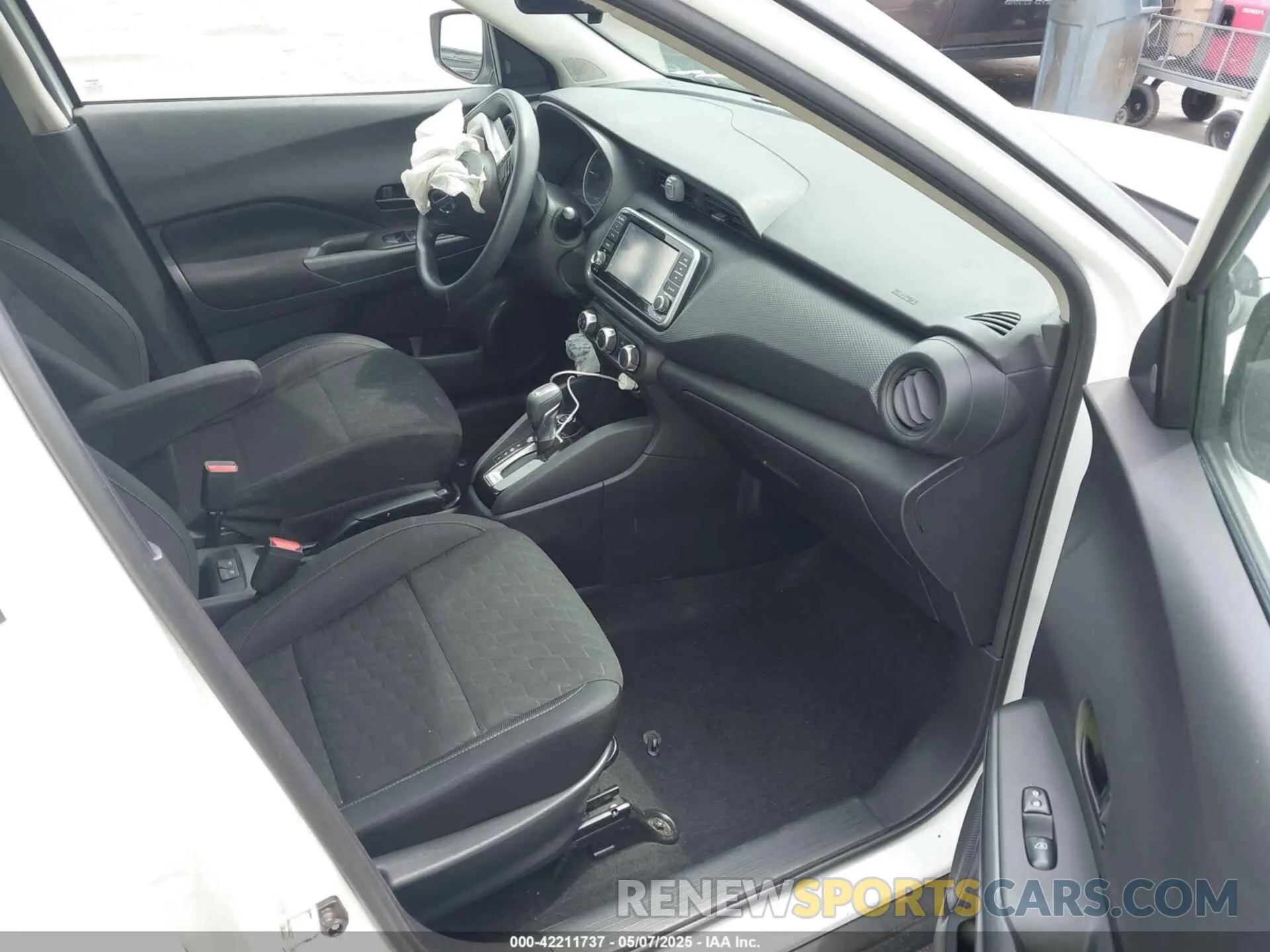 5 Photograph of a damaged car 3N1CP5BV4ML533432 NISSAN KICKS 2021