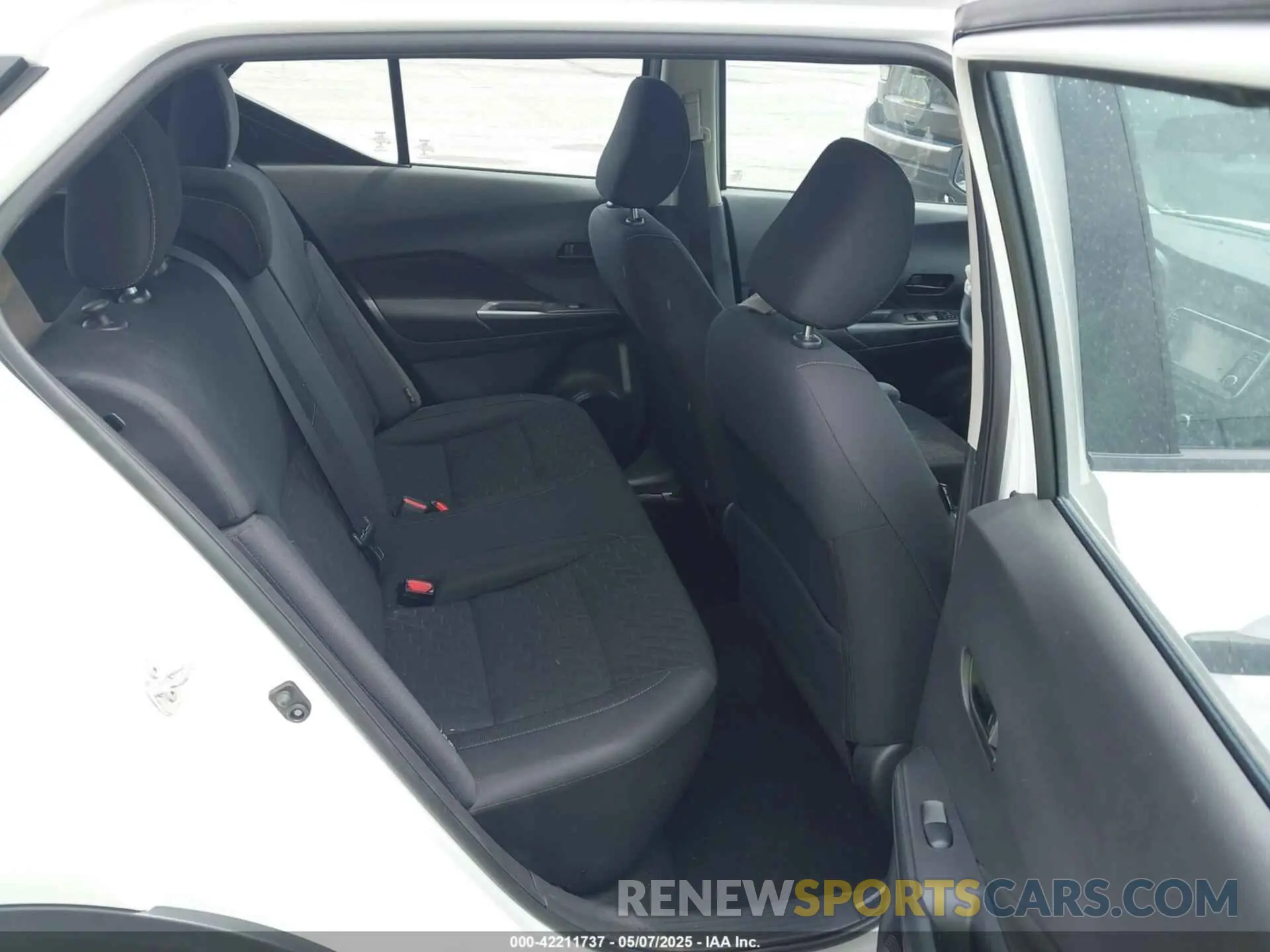 8 Photograph of a damaged car 3N1CP5BV4ML533432 NISSAN KICKS 2021