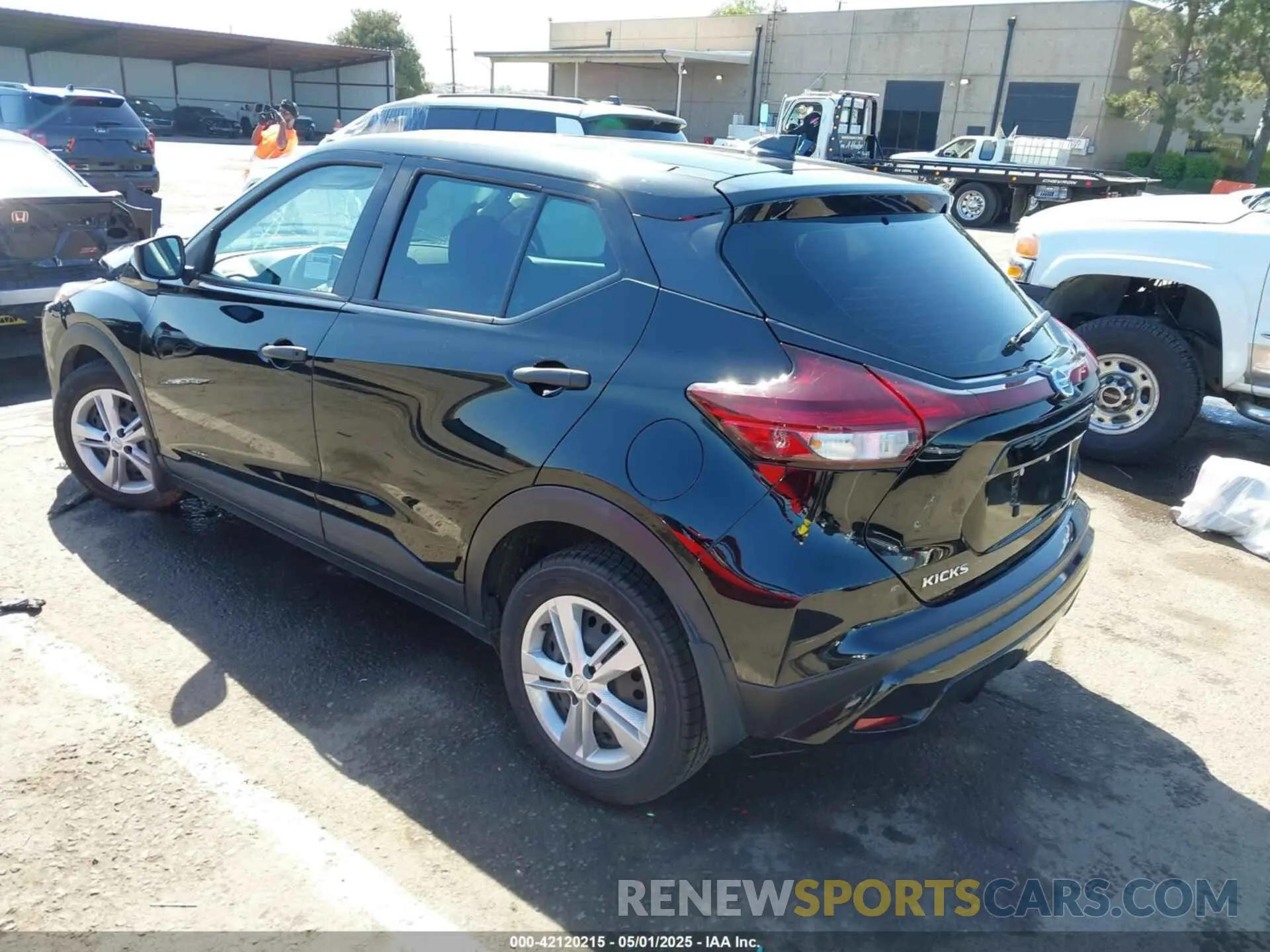 3 Photograph of a damaged car 3N1CP5BV4ML546715 NISSAN KICKS 2021