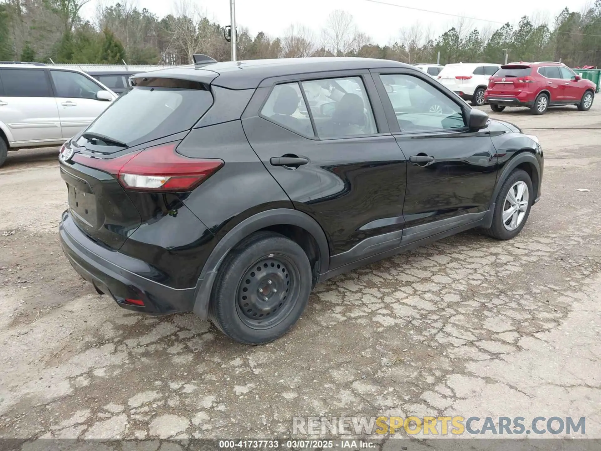 4 Photograph of a damaged car 3N1CP5BV5ML519278 NISSAN KICKS 2021
