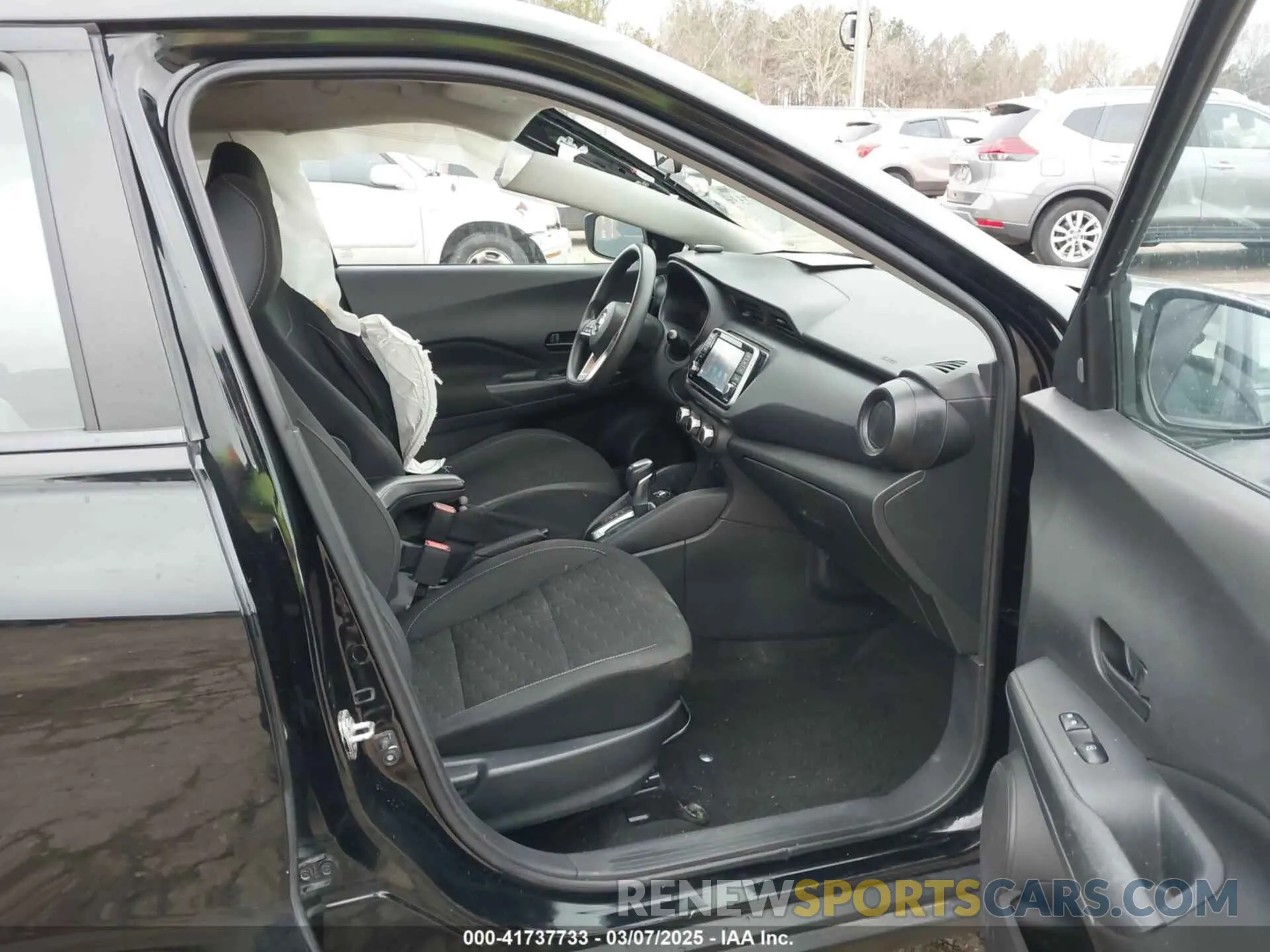 5 Photograph of a damaged car 3N1CP5BV5ML519278 NISSAN KICKS 2021